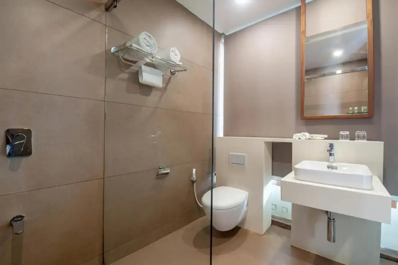 Rain Dance HouseBoat