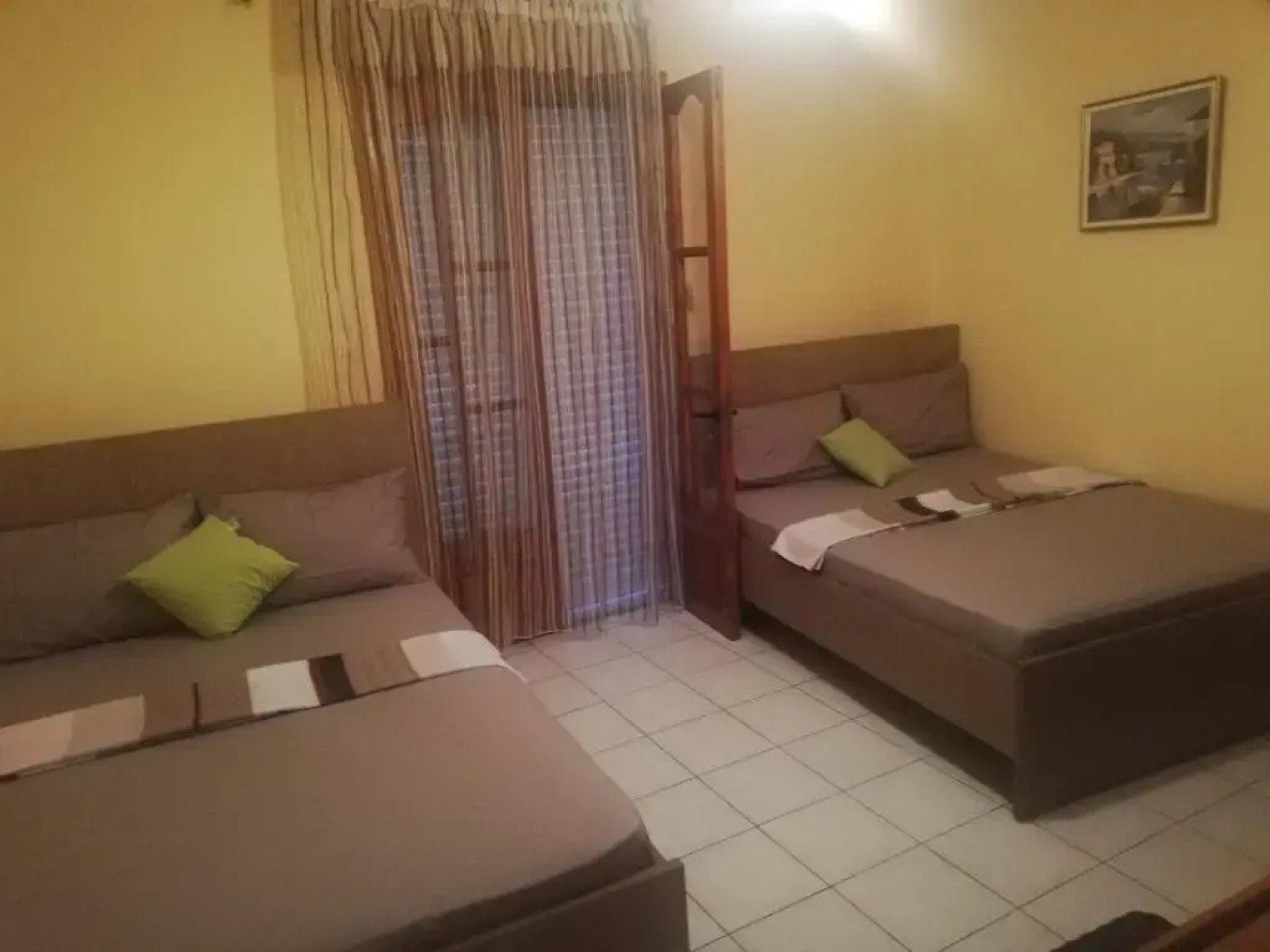 Eleni Kandilari Rooms