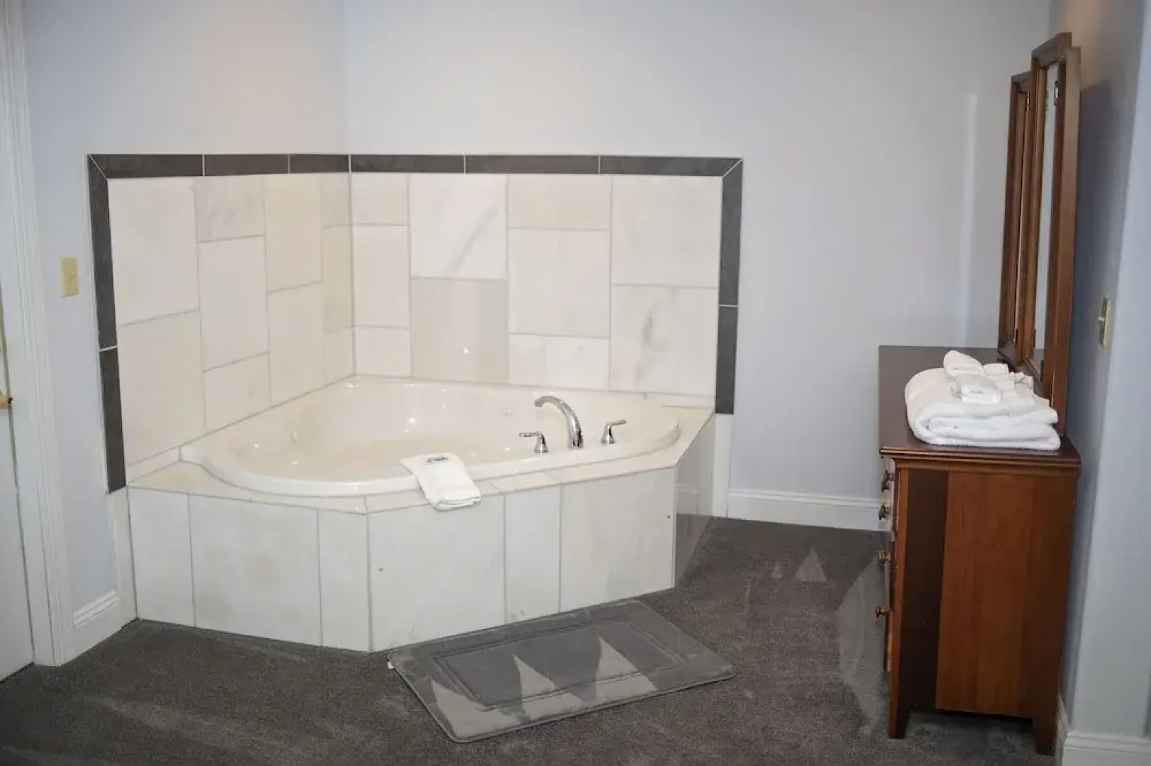 Long House Manor B And B