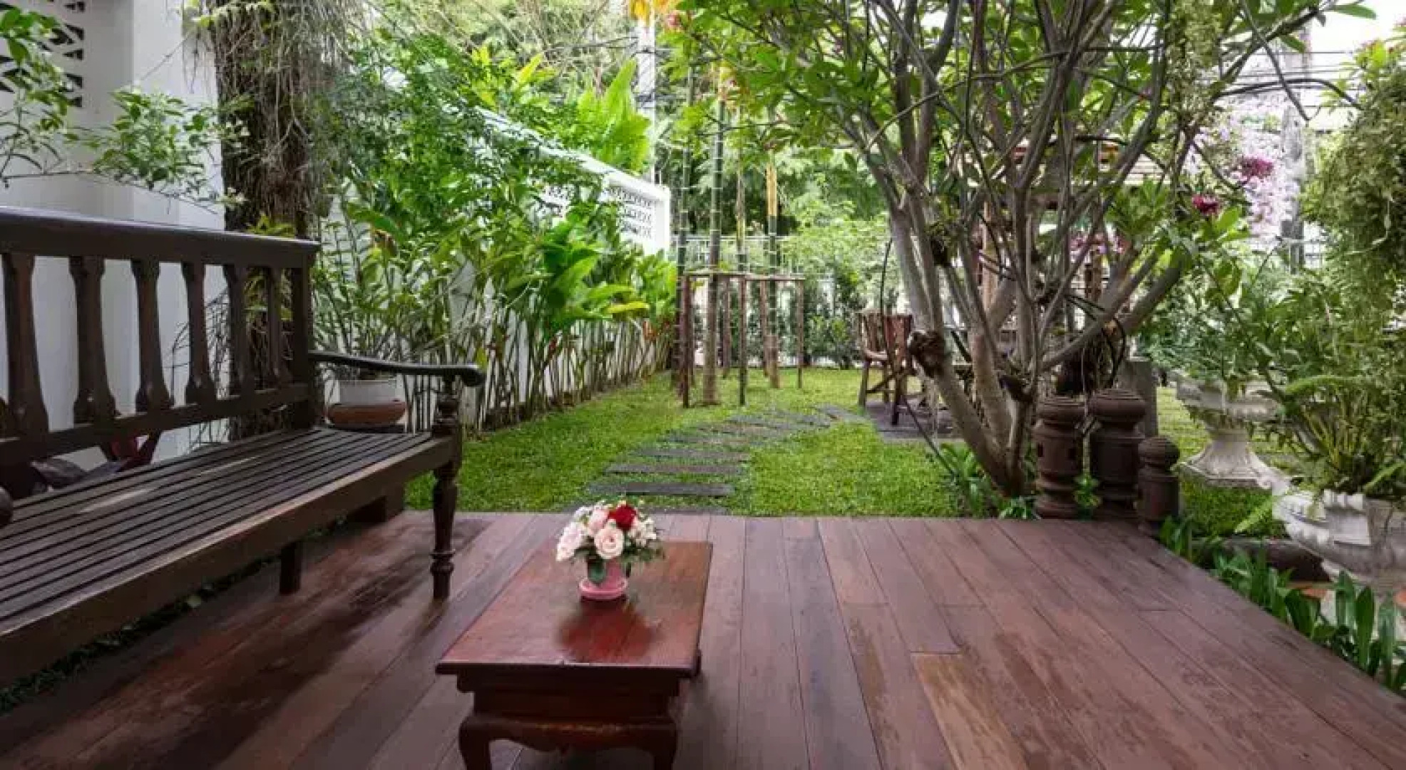 Chiangmai Singharat Road Villa