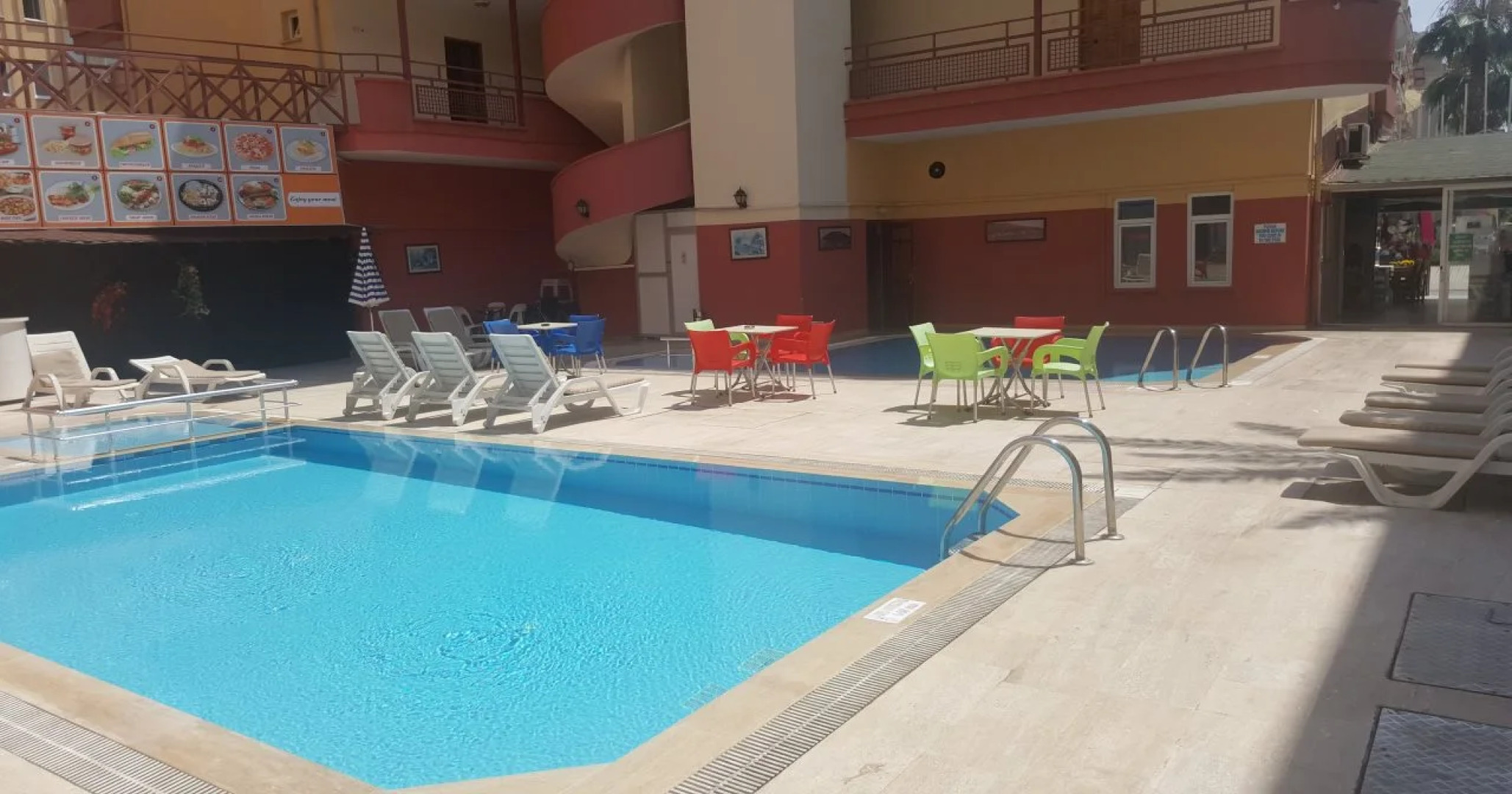 Elegant Baronessa Apart Hotel