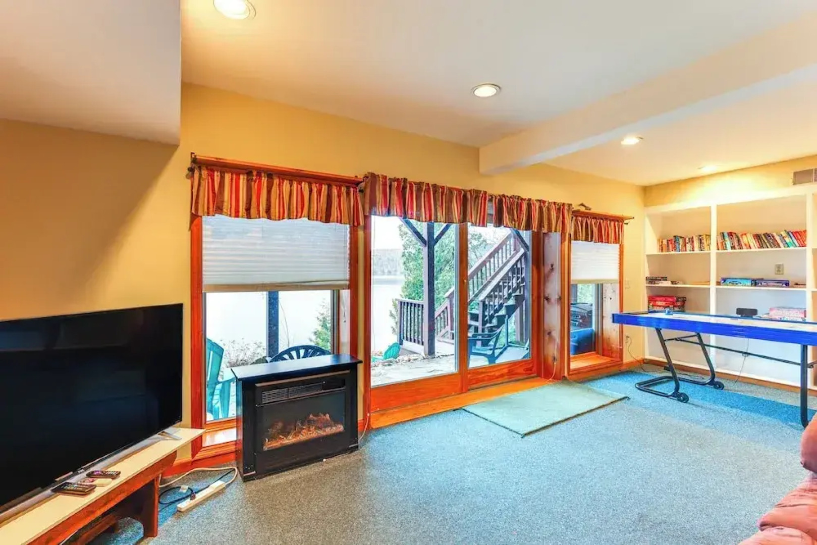 'sweet Serenity' Schroon Lake Family Retreat!