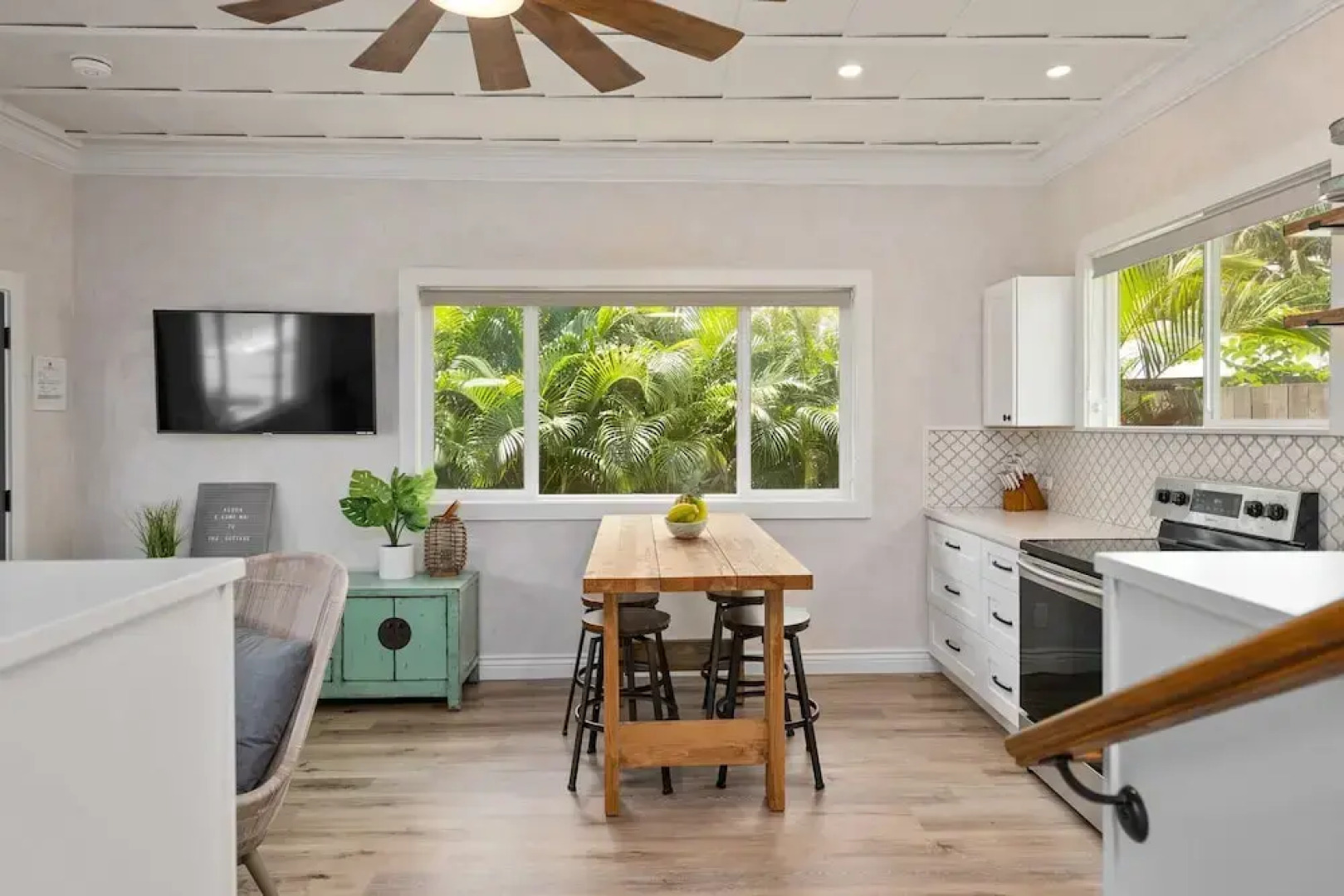 Hale Oahu Cottage by Avantstay Stunning Beachfront Estate!