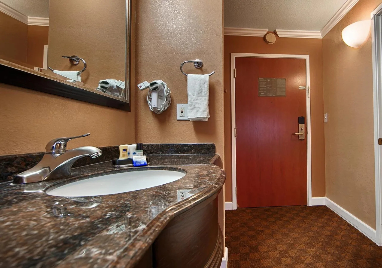 Best Western Plus Orchard Inn