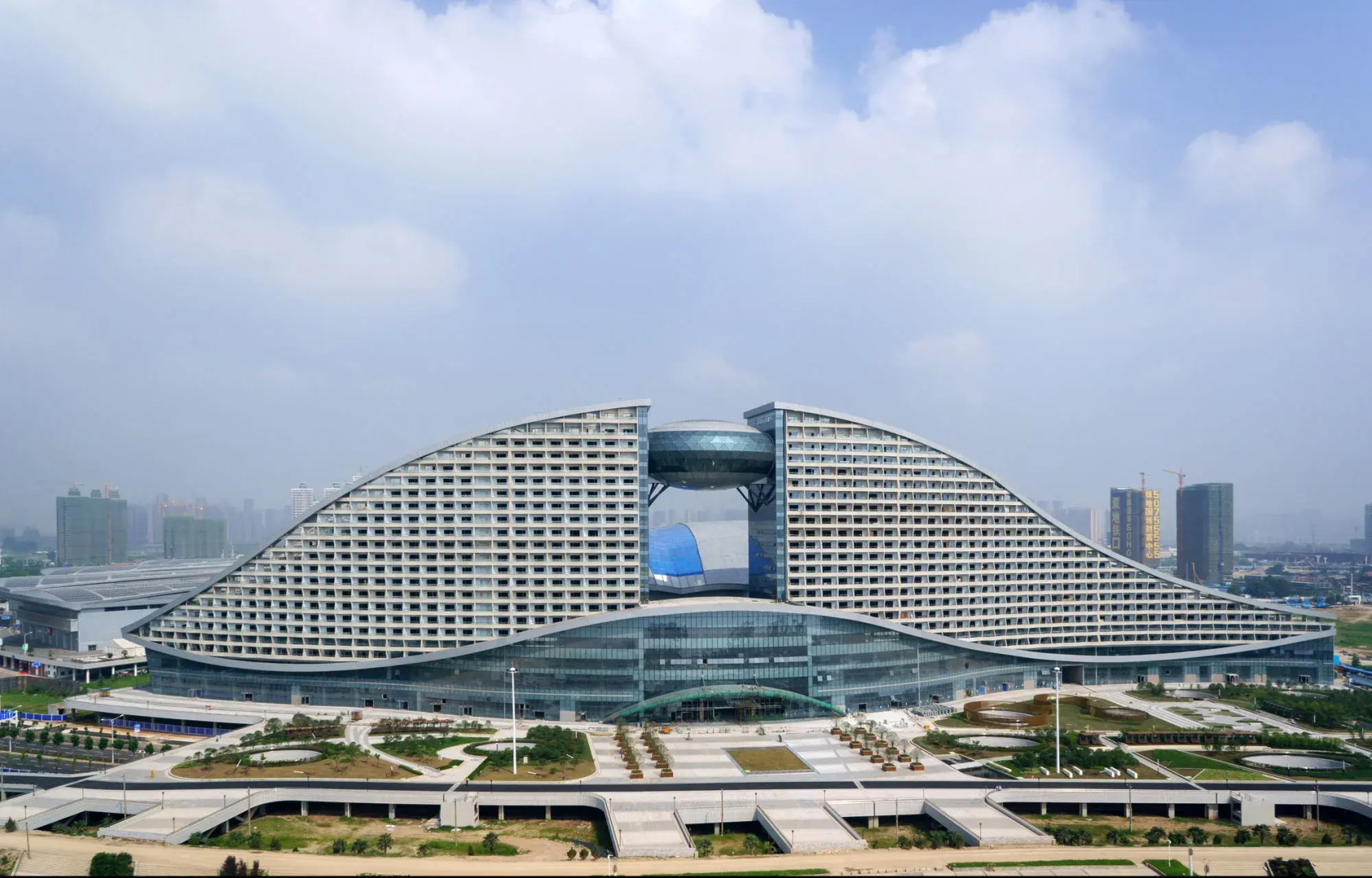 InterContinental Wuhan by IHG