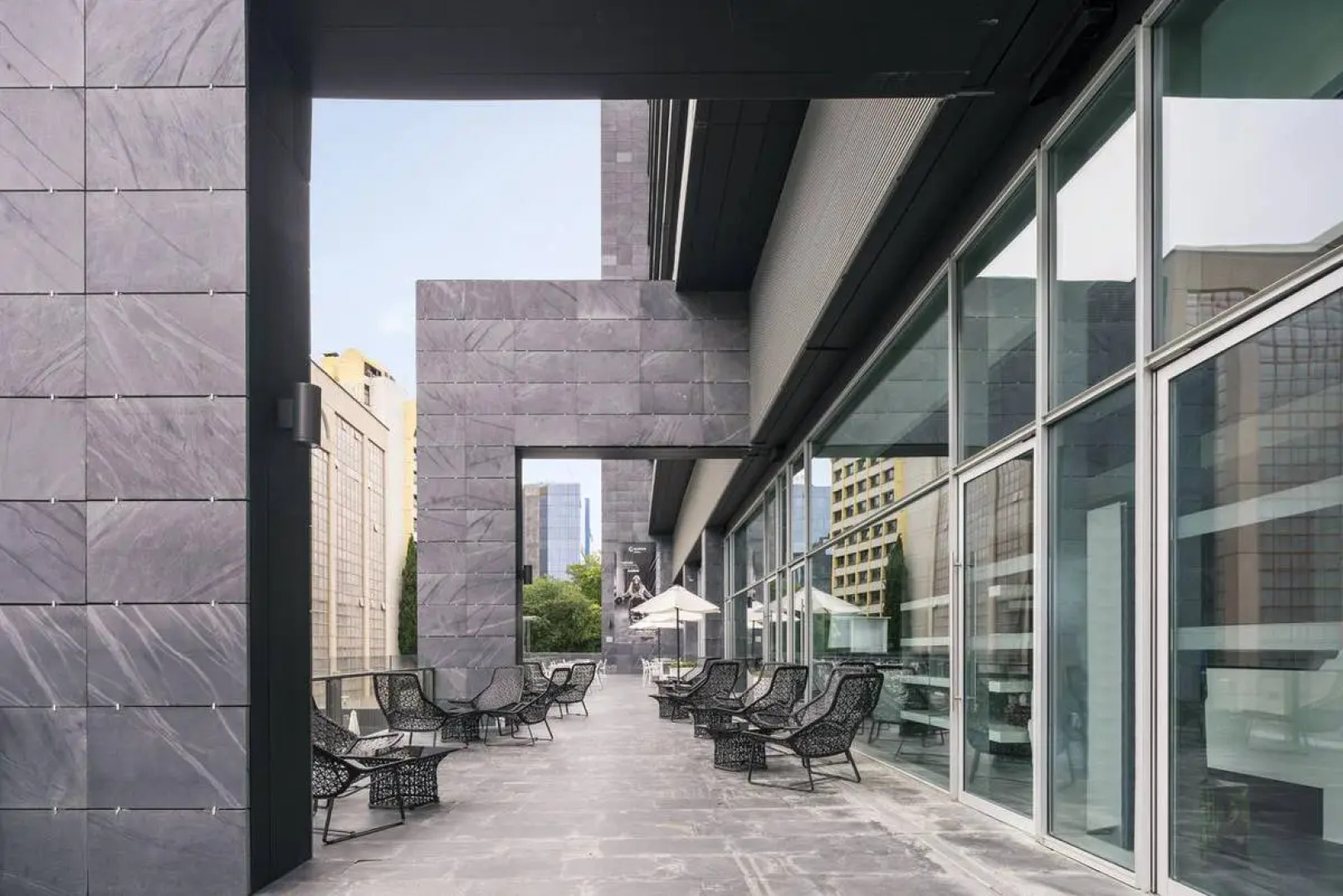 Отель ILUNION Atrium