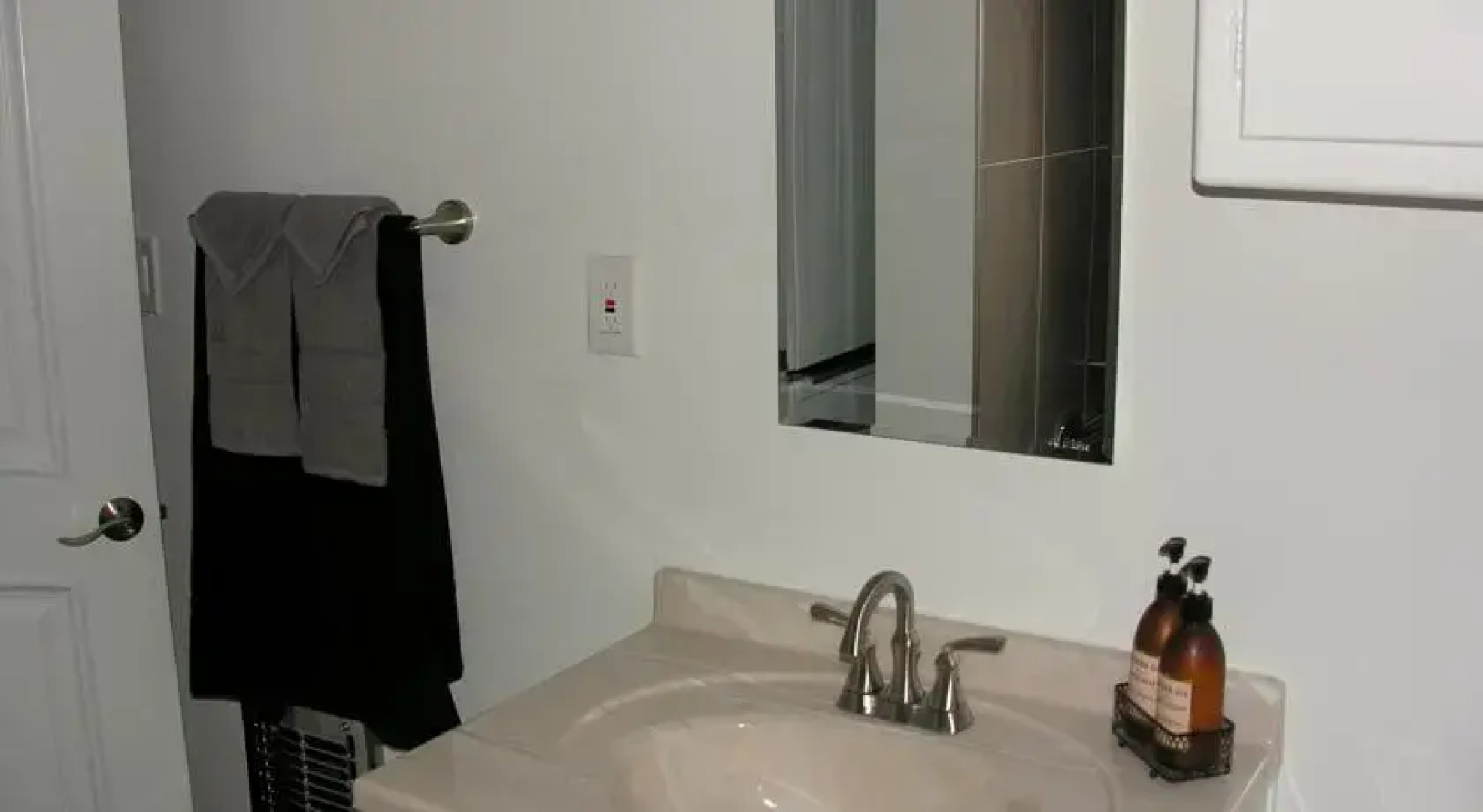 West Hollywood Beauty Laurel #1