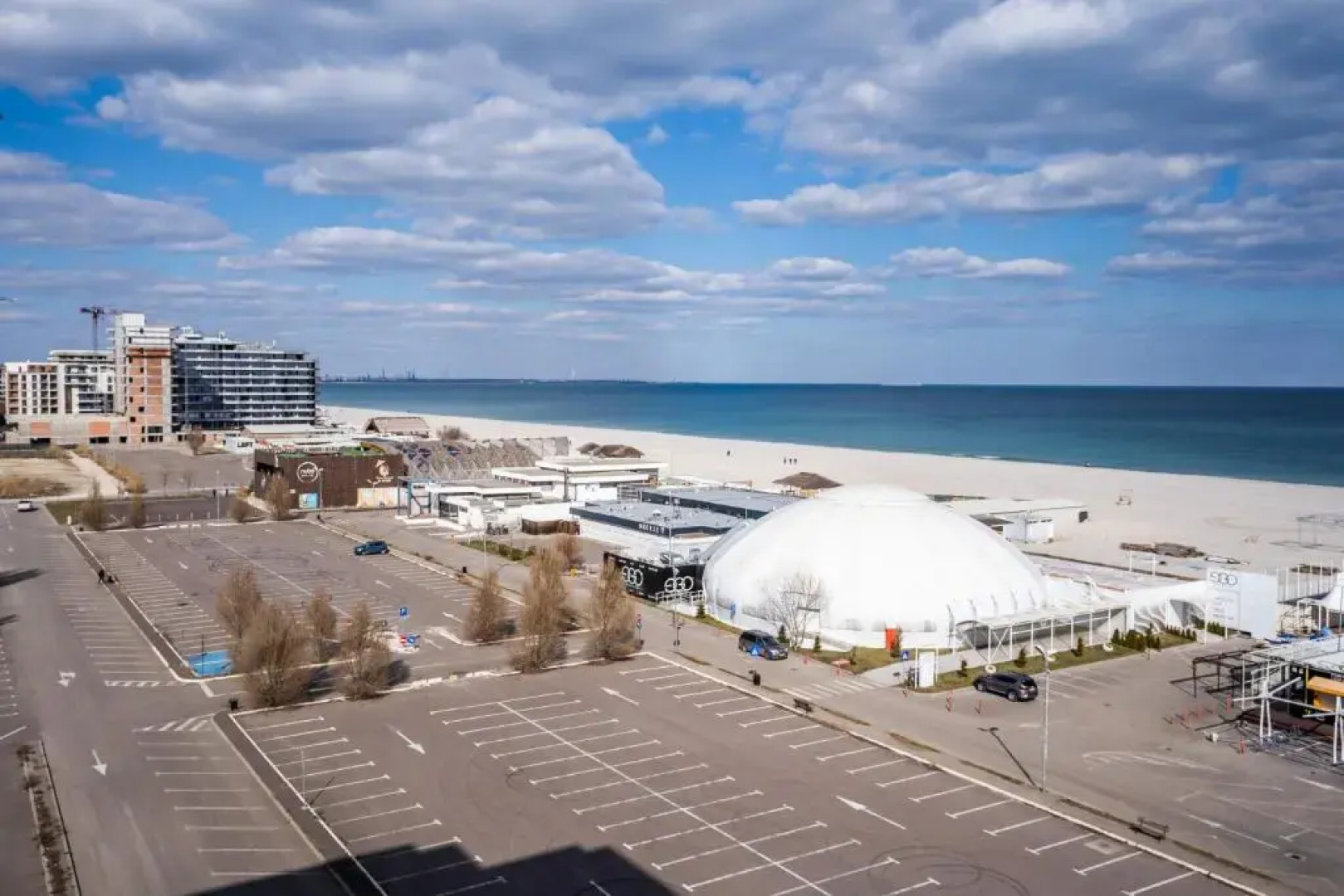 Summerland Sea-View Luxury Apartment