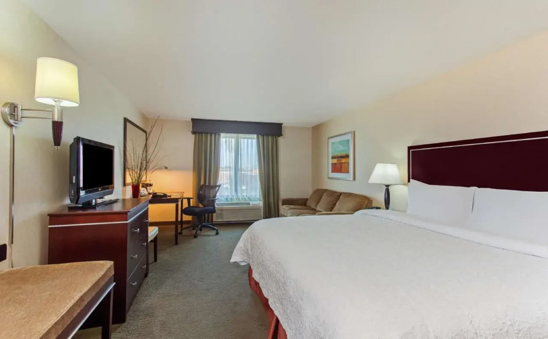 Hampton Inn and Suites Roseville