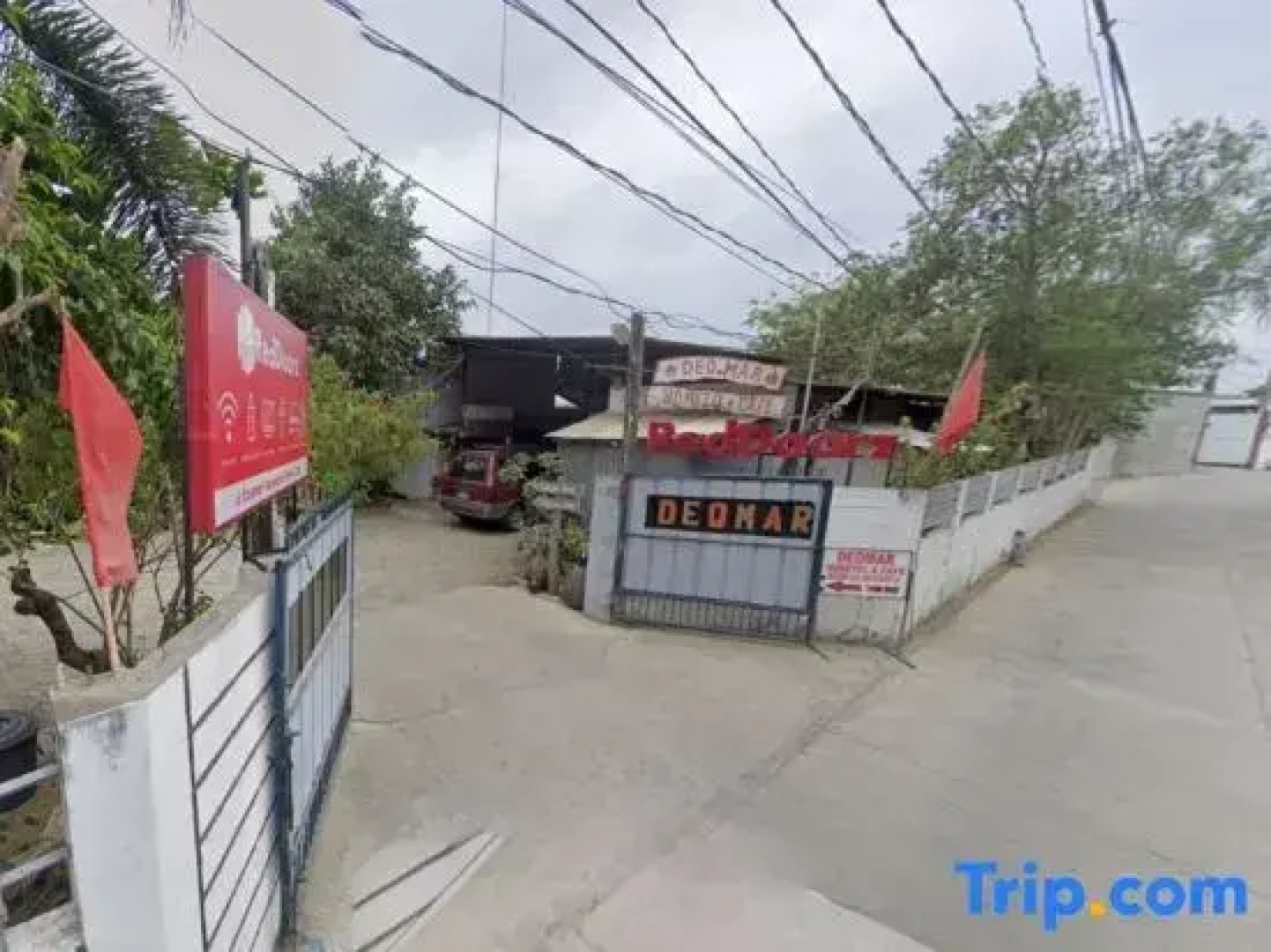 RedDoorz Hostel @ Deomar Hometel & Farm Cafe Vigan Ilocos
