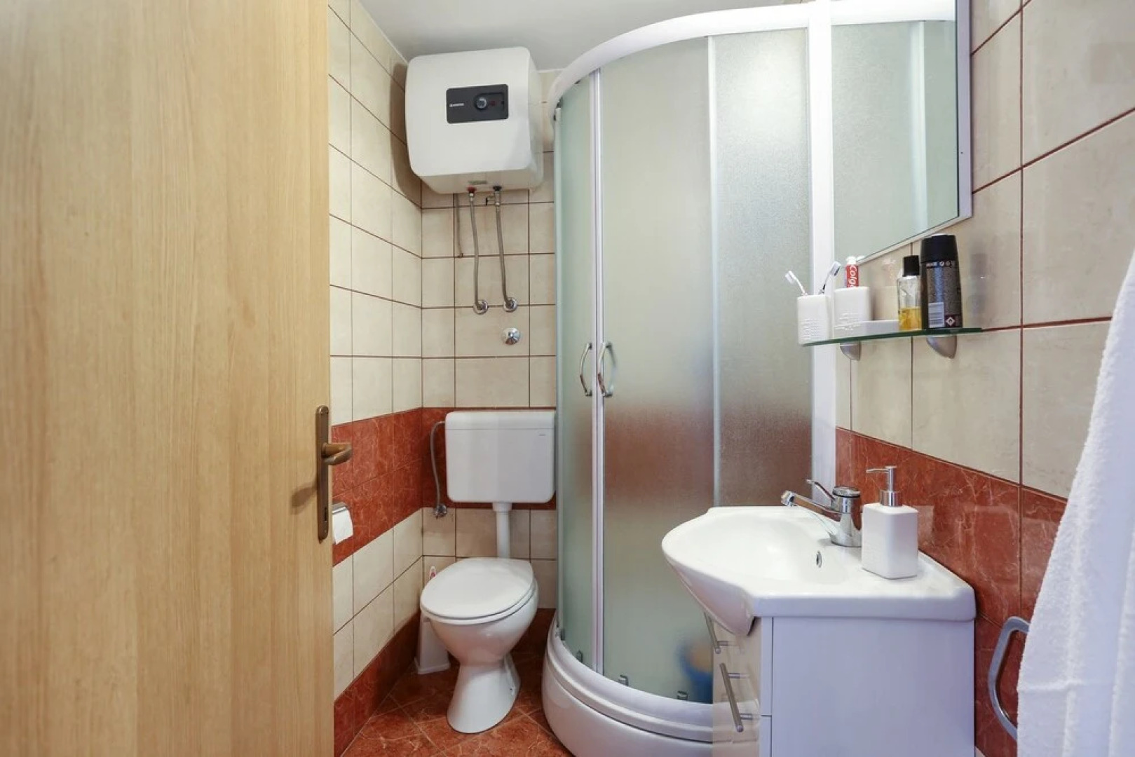 Rustic Stone House Bajeli with Jacuzzi