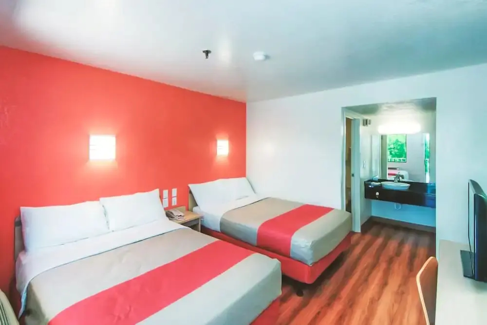 Motel 6 Cleveland East Macedonia