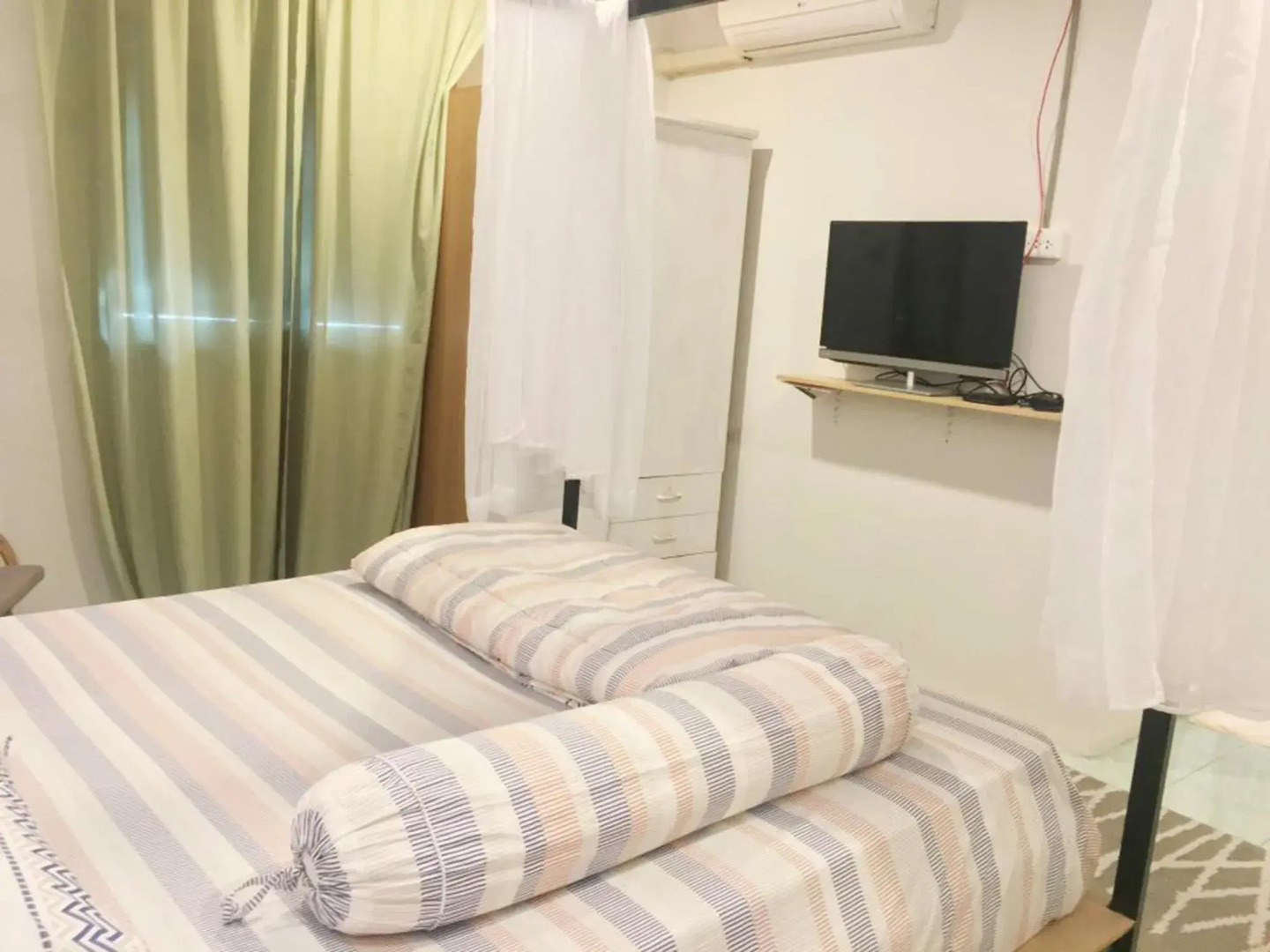 The Goose Cafe & Hostel