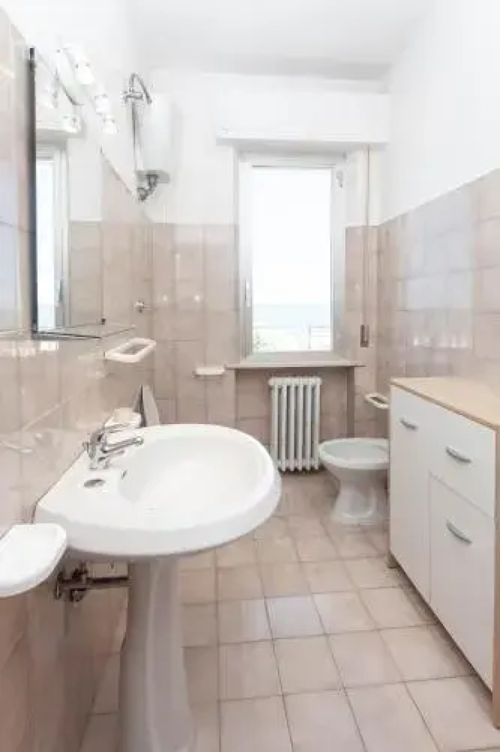 M249 - Marcelli, comoda mansarda fronte mare