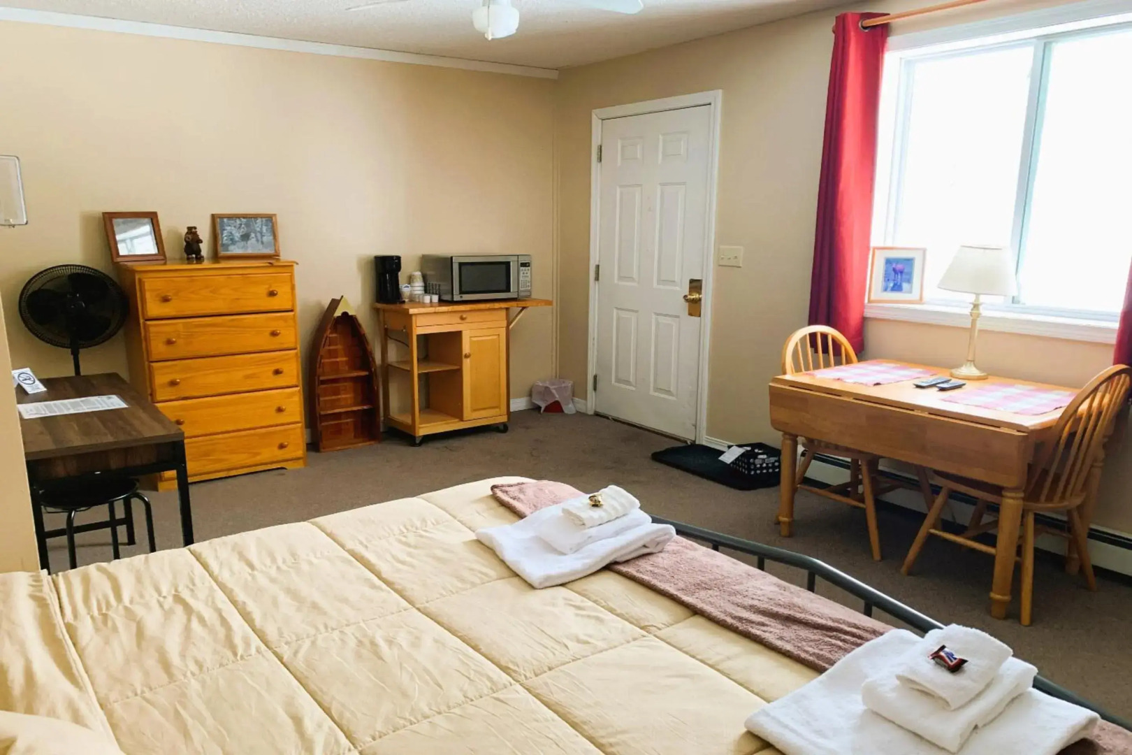 Love Hotels St John River by OYO at Fort Kent ME