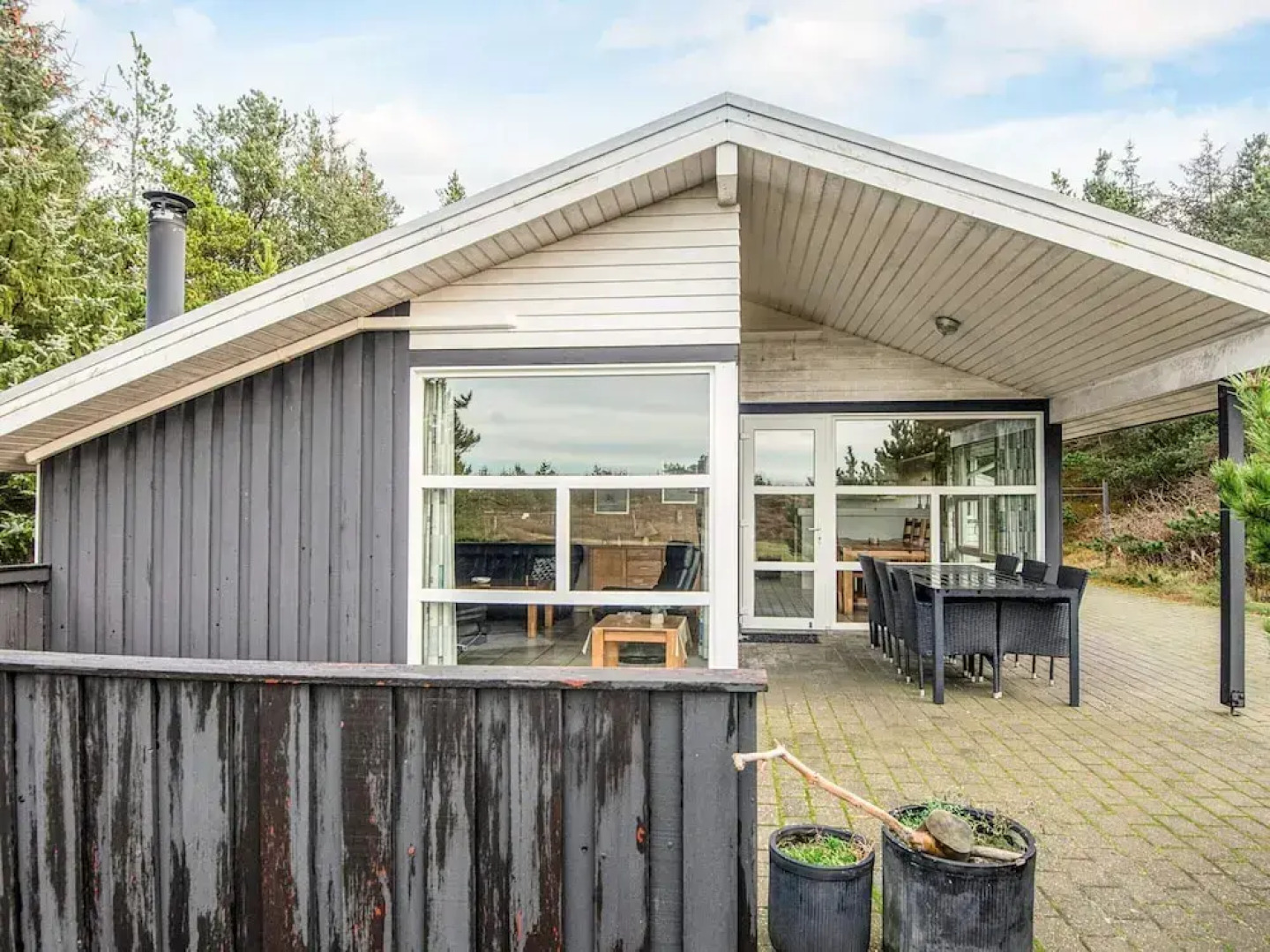 Secluded Holiday Home in Henne near Beach