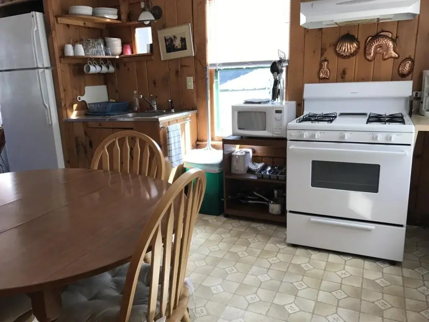 Lakeview House & Cottages