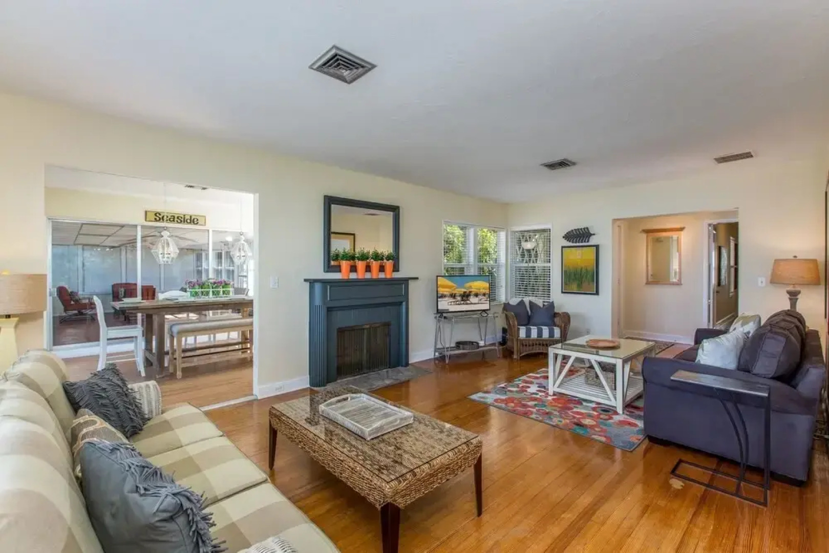 Treasured Times Beach House 3 Bedroom Home by RedAwning, Clearwater Beach