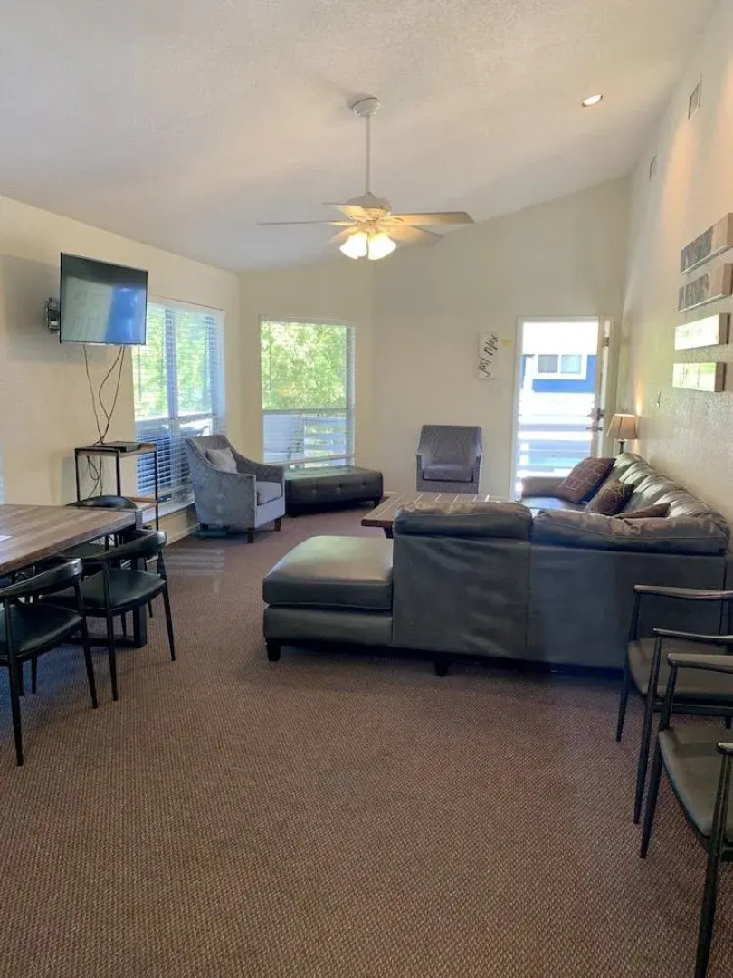 Air Haus Riverfront Home Amazing Views