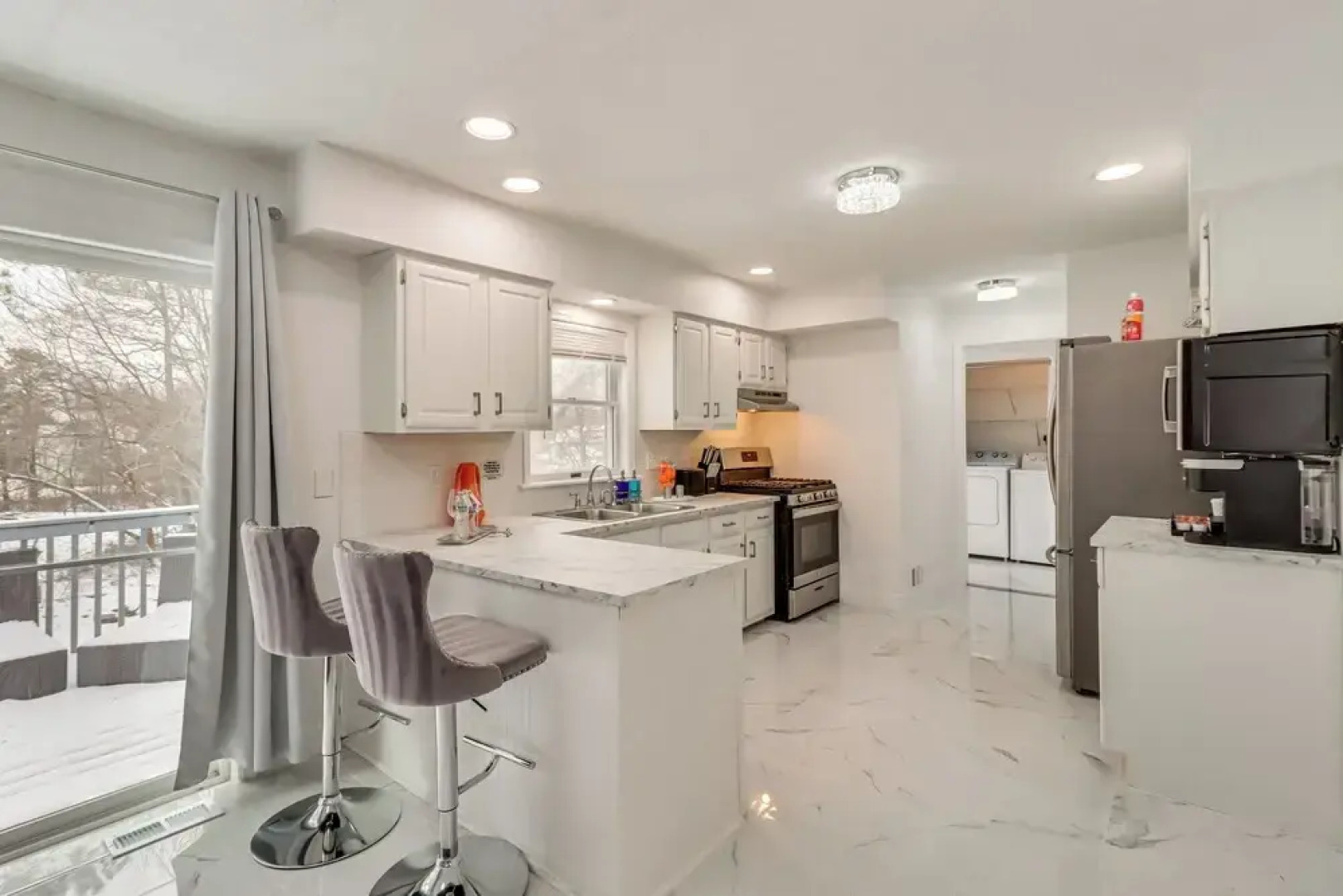 Chic Pocono Hideaway w/ Private Indoor Sauna