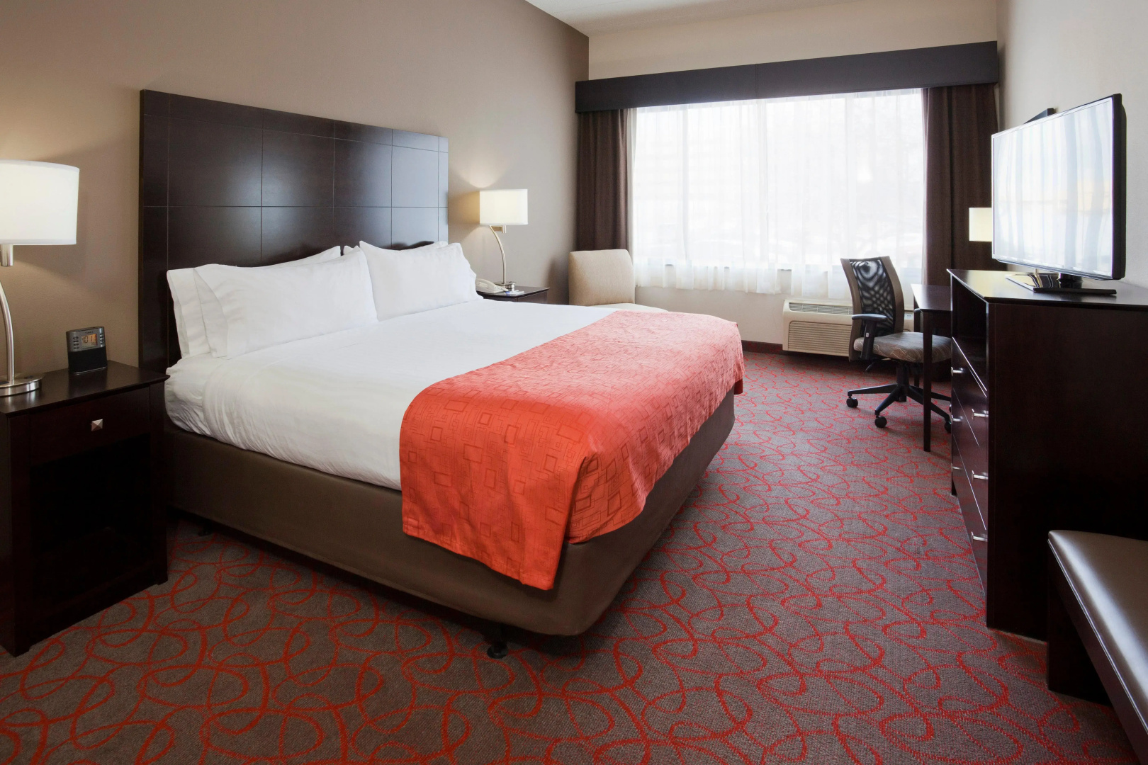 Holiday Inn Express & Suites Bloomington - MPLS Arpt Area W by IHG