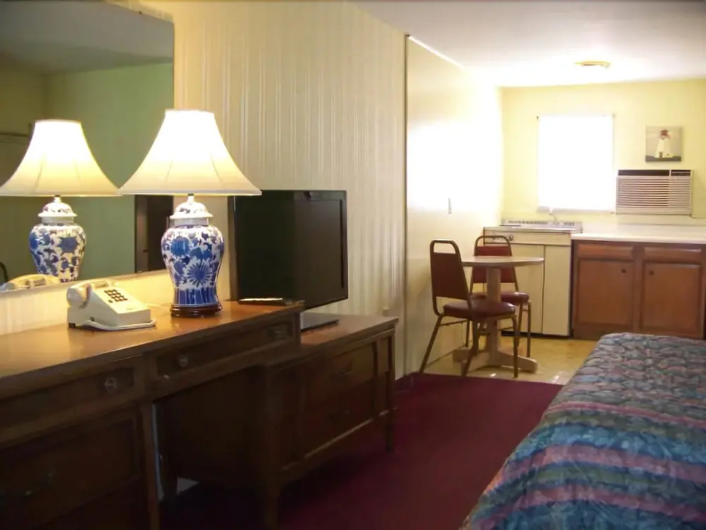 Colonial Village Motel and Cottages