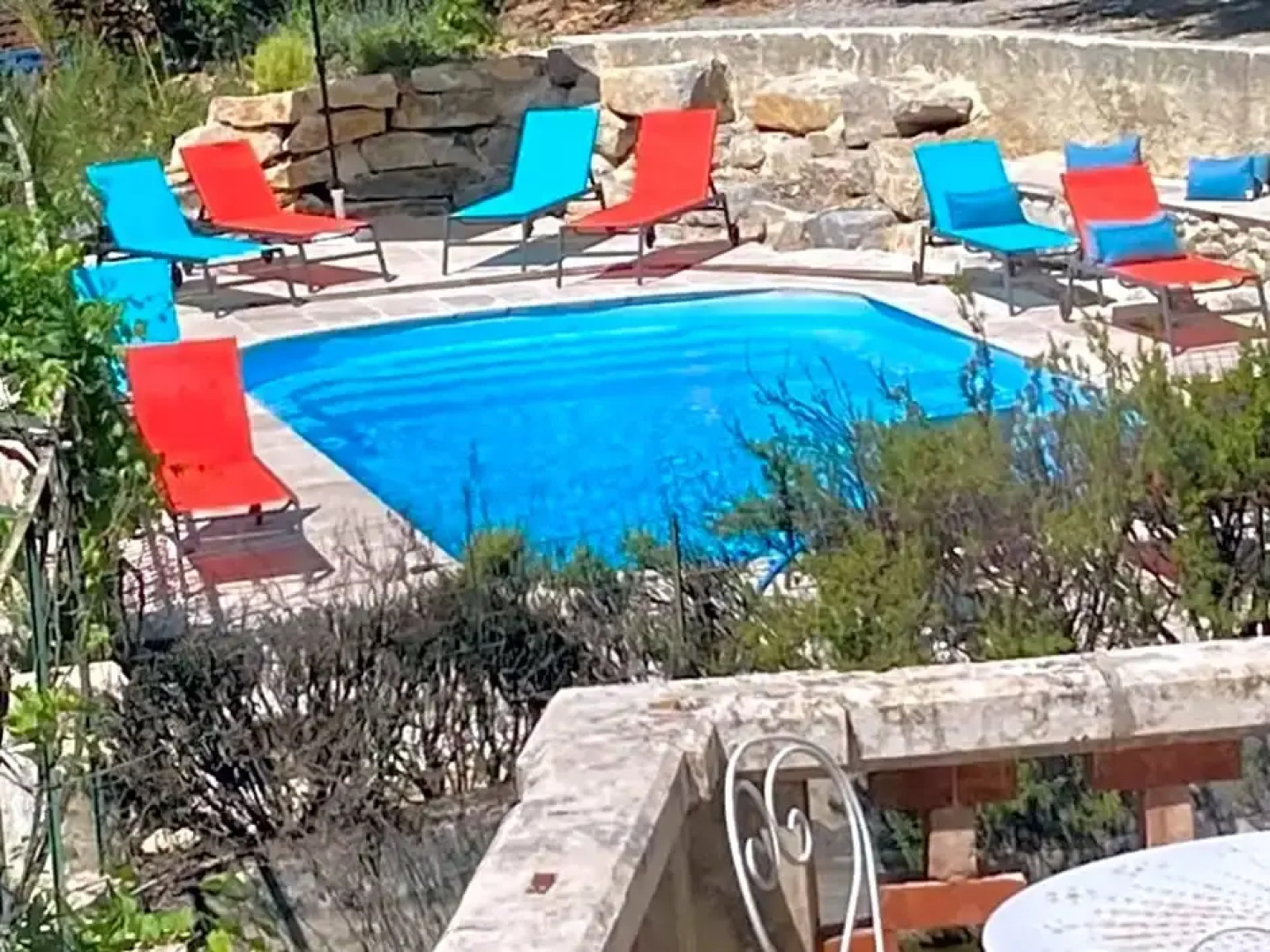 Suite Petite -Nice - SPA- JACUZZI -MASSAGE- SAUNA - POOL VIEW- Heated Pool 800m city centre