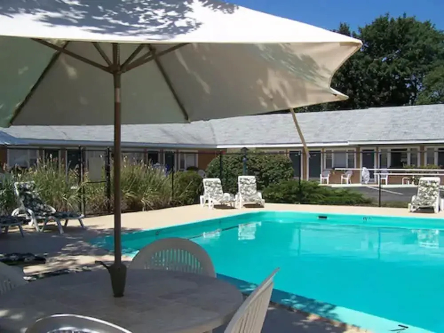 Handkerchief Shoals Inn