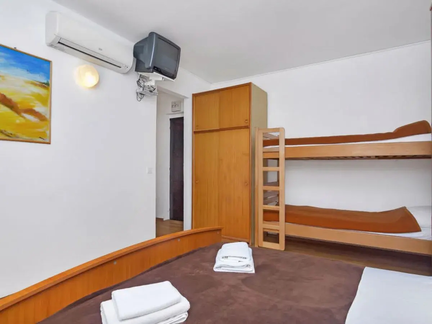 Apartment Cico Hvar/Pokrivenik 19132