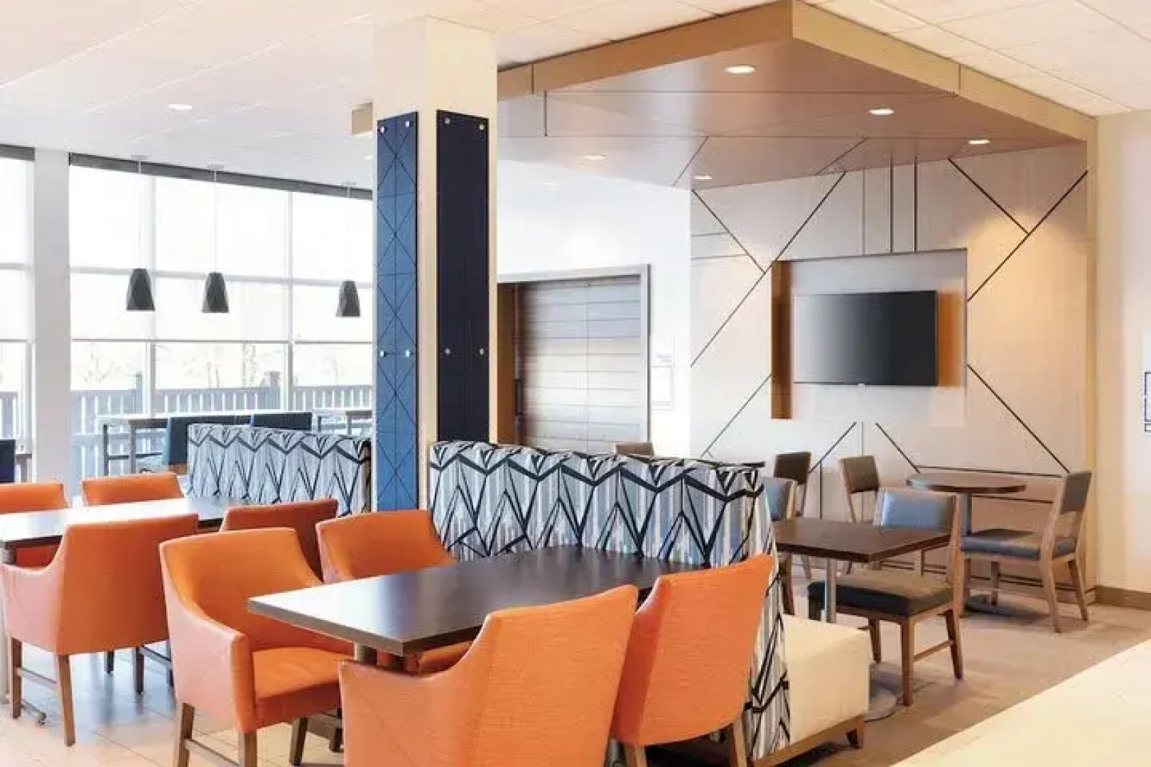 Holiday Inn Express & Suites DIAMOND