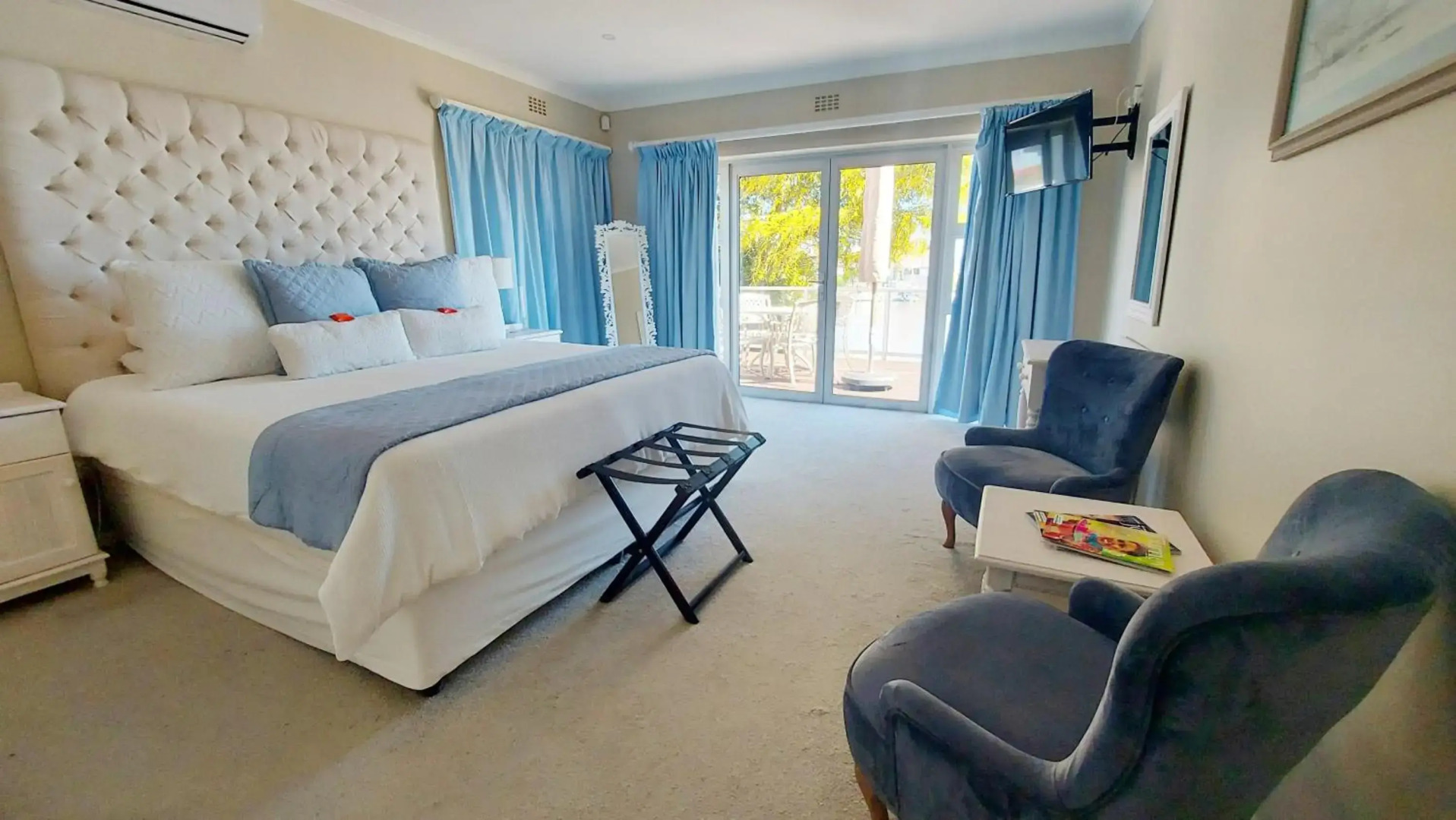 Russells On The Port