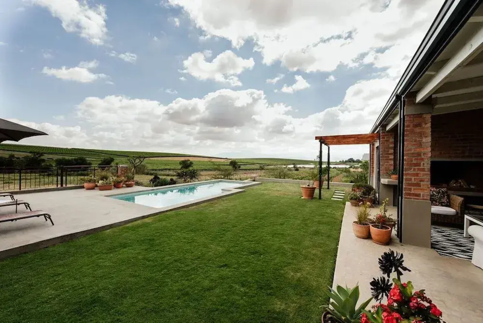 Vineyard Views Country House