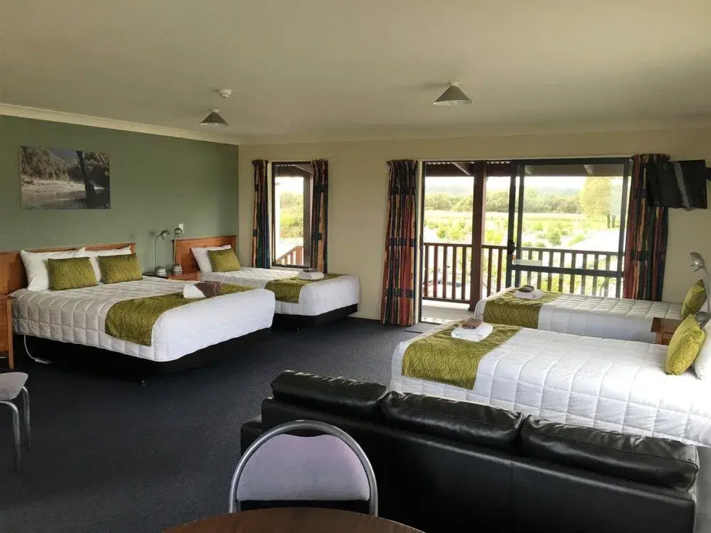 Haast River Top 10 Holiday Park
