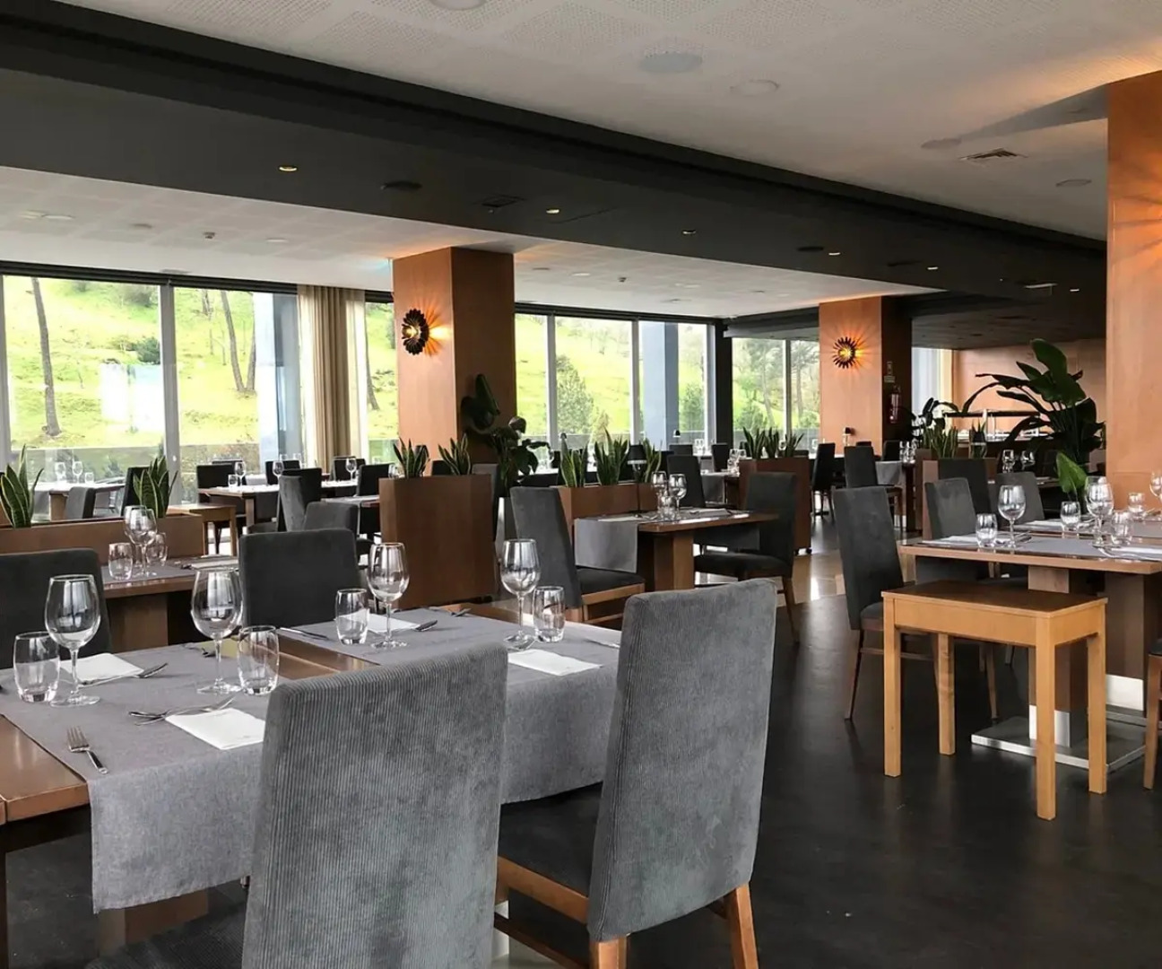 Отель Versatile