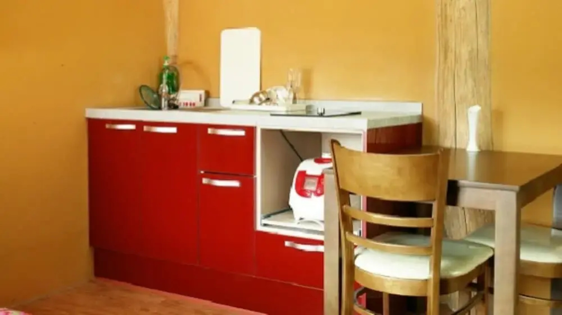 Muhari Red Roof Pension