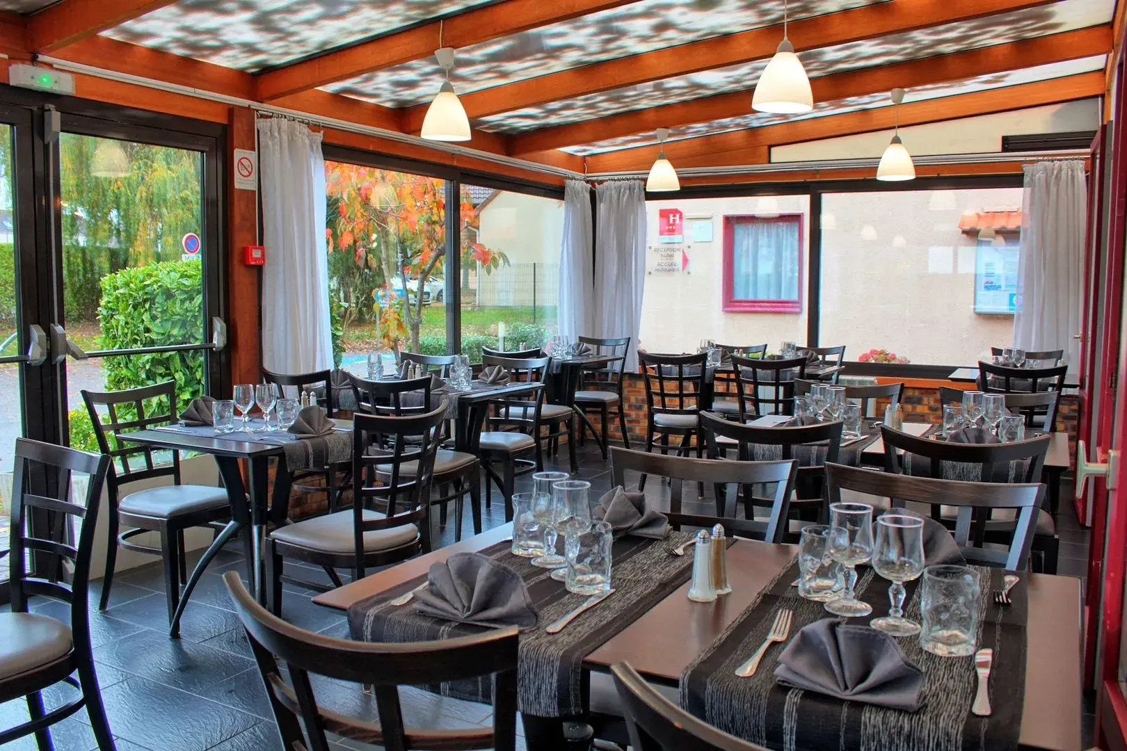 Contact Hotel Le Seino Marin