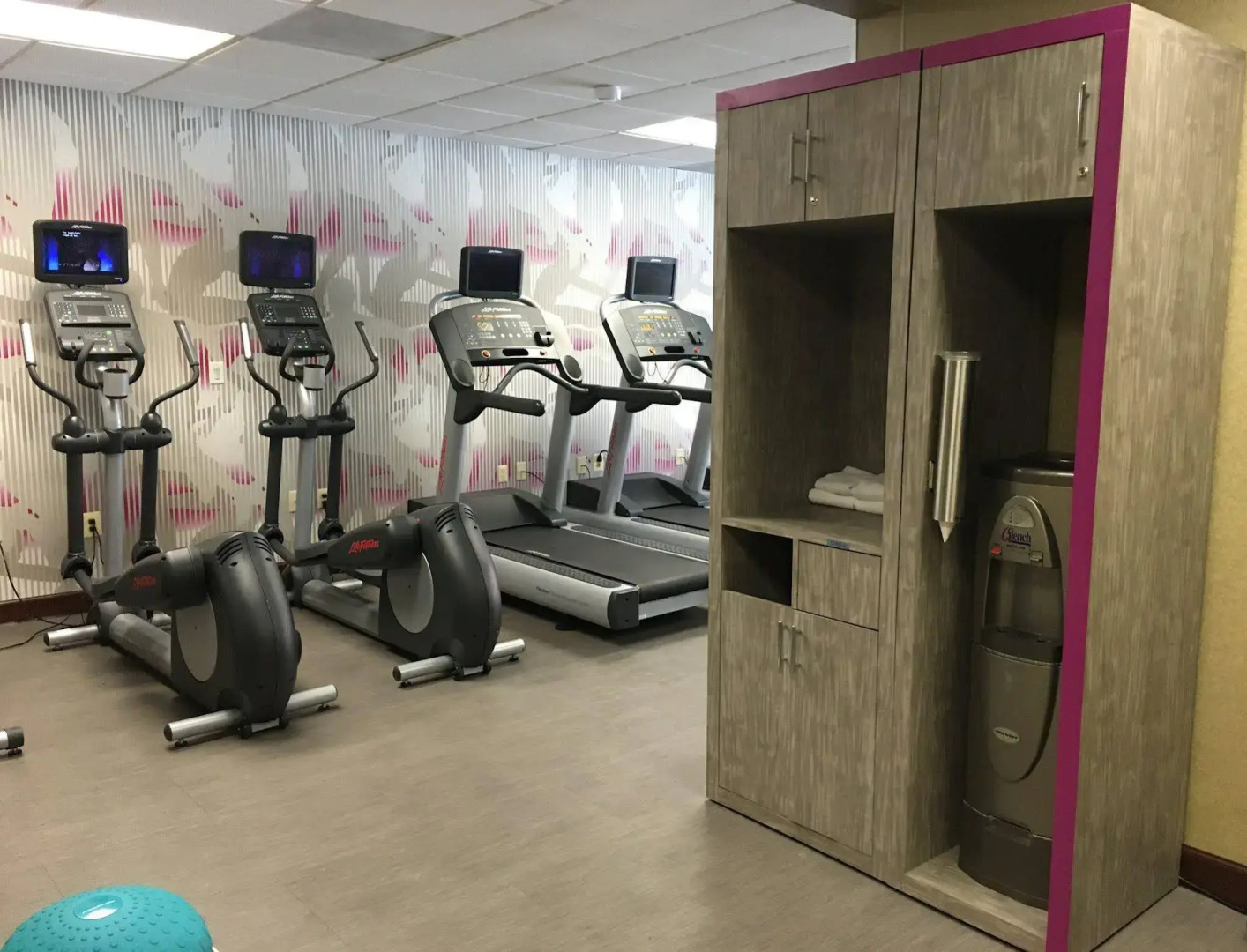 Crowne Plaza Edison by IHG