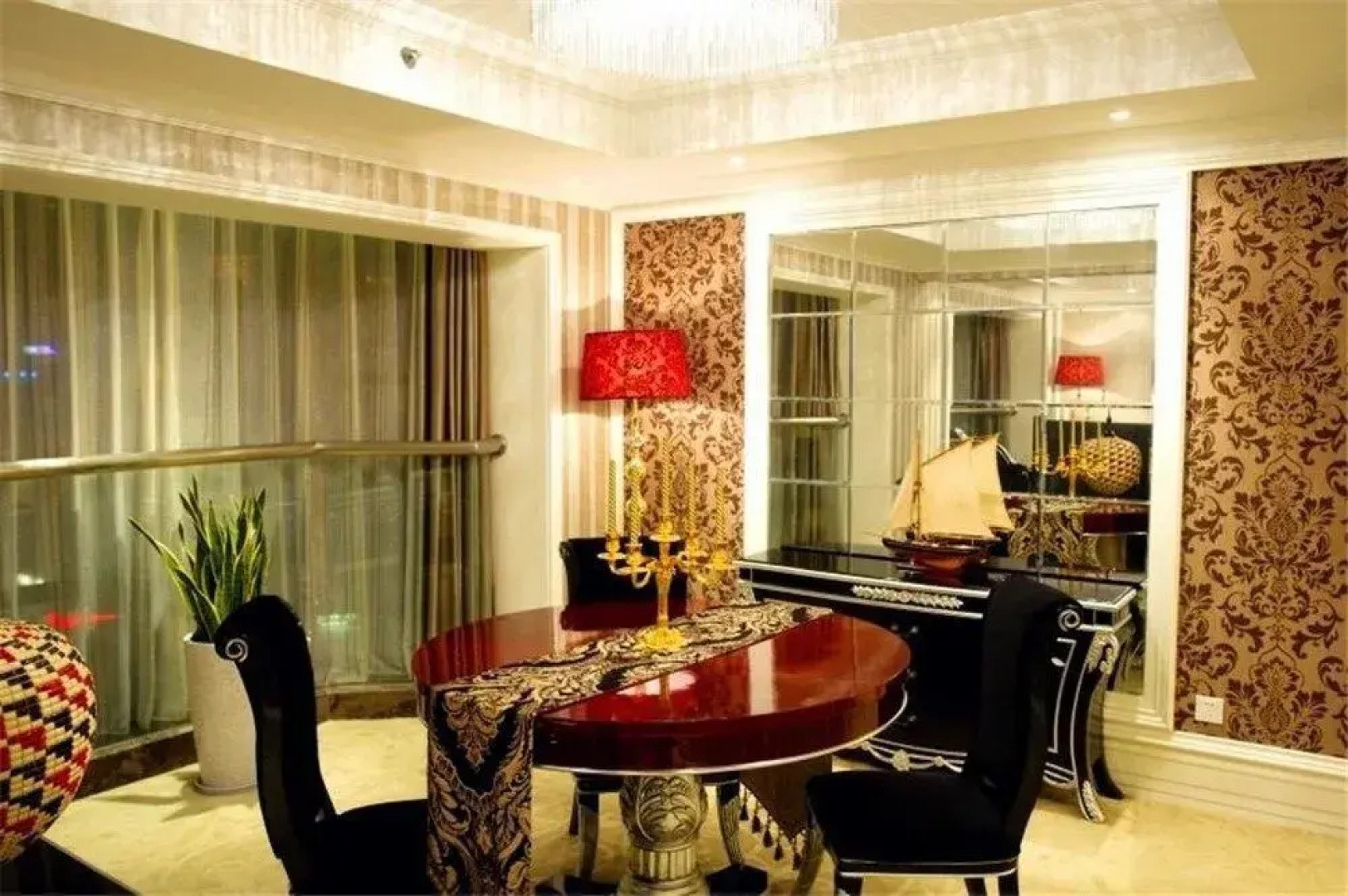 Liuzhou Grand Hotel