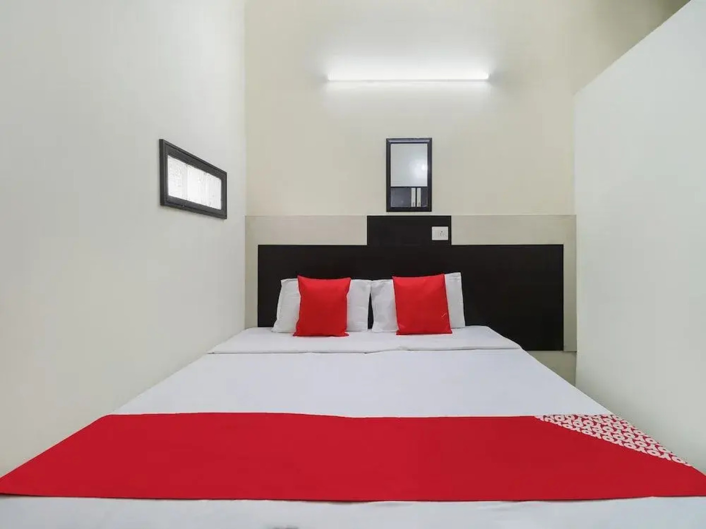 Oyo 45903 Royal Guest House