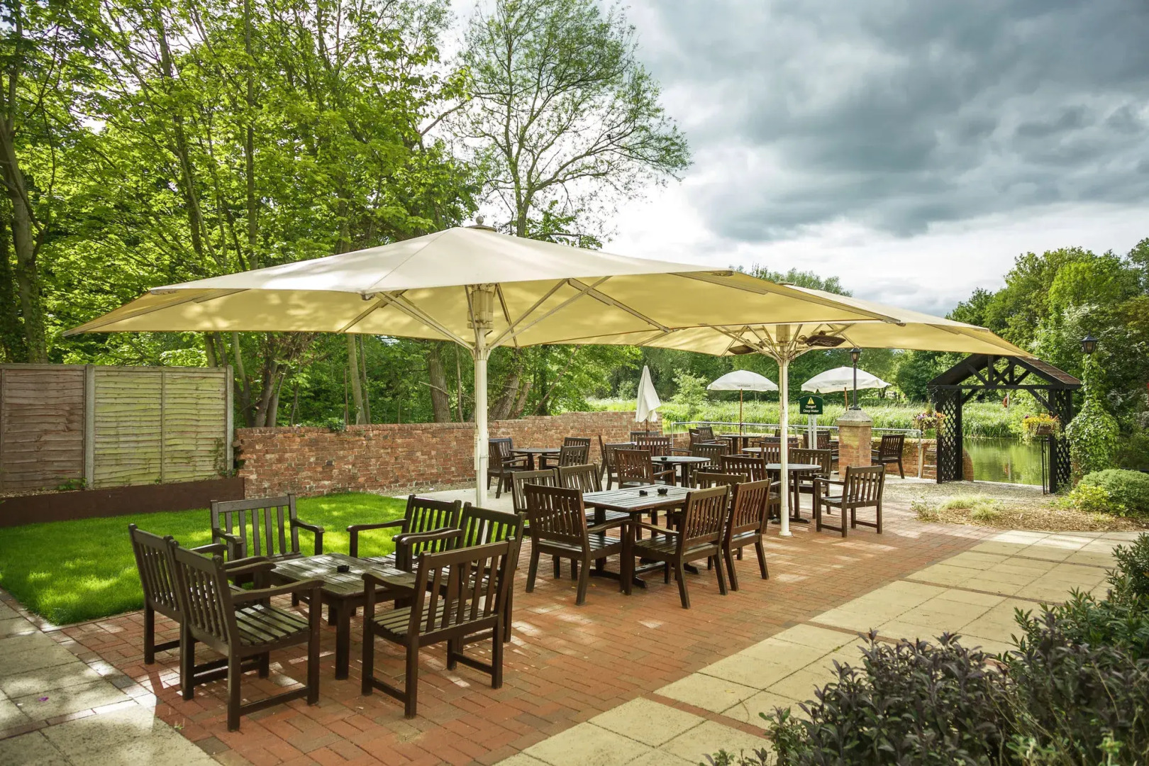 The Kingfisher Pub and Hotel