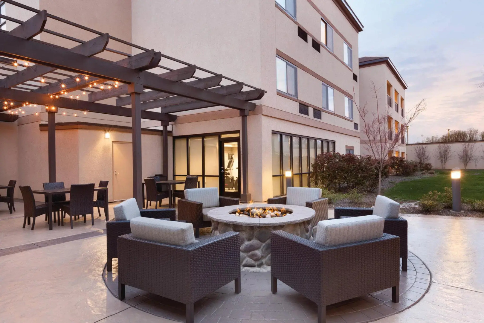 Courtyard by Marriott Charlotte Airport North