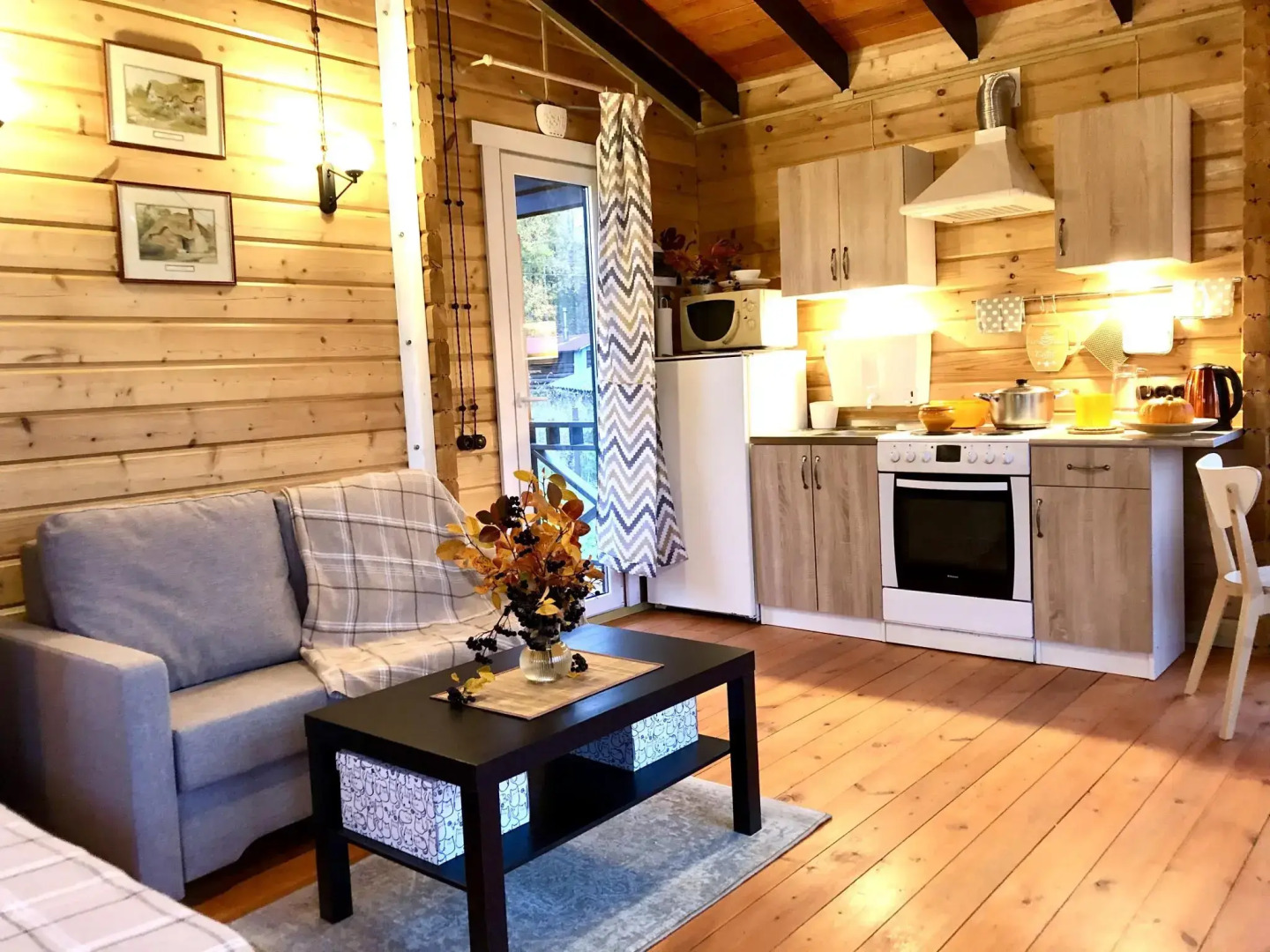 Шале у озера