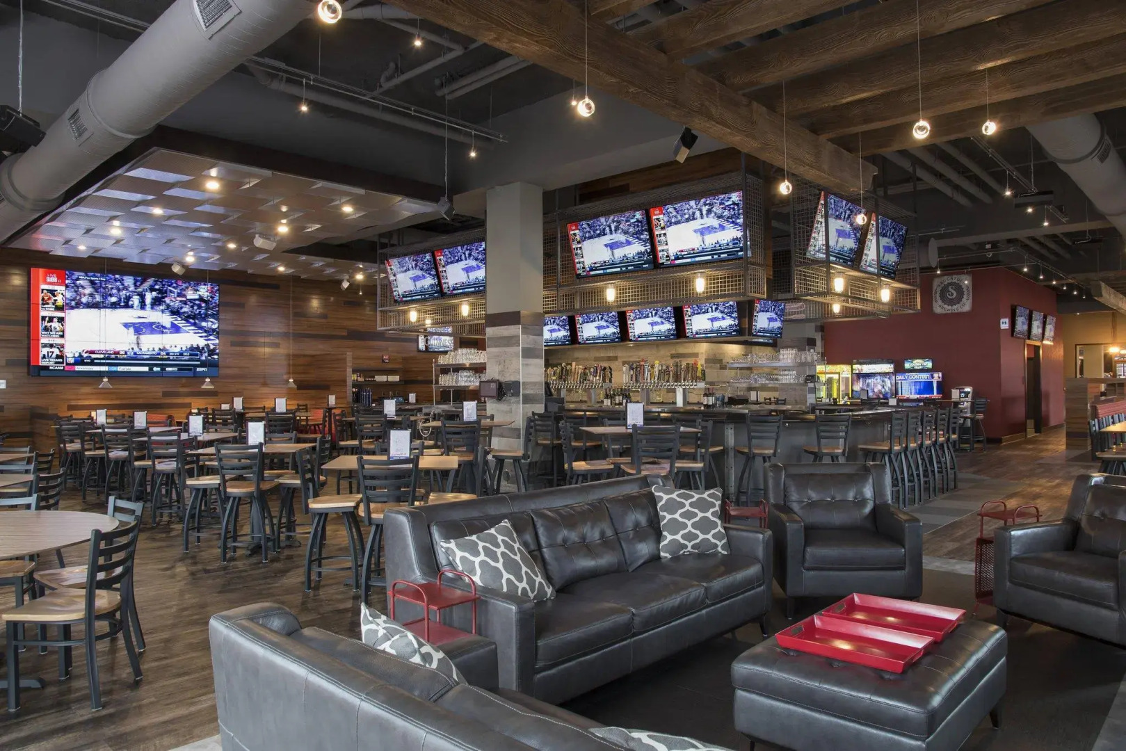 Courtyard by Marriott Holland Downtown