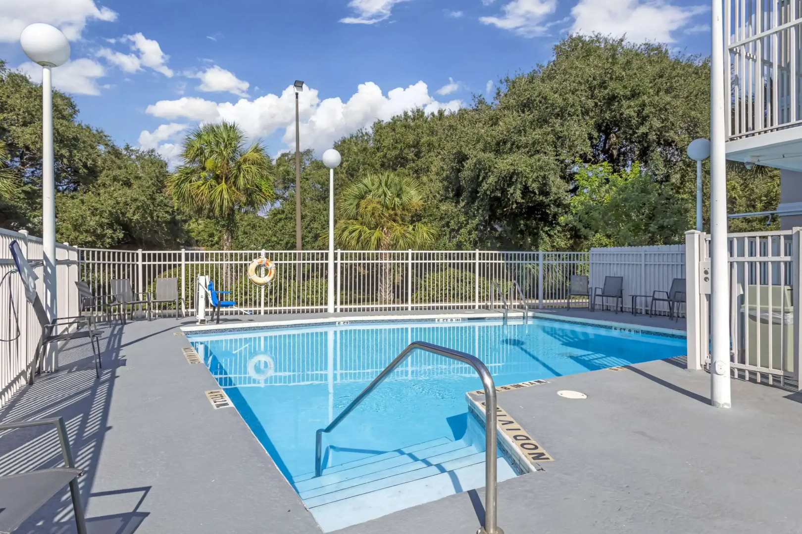 Quality Inn & Suites St Augustine Beach Area