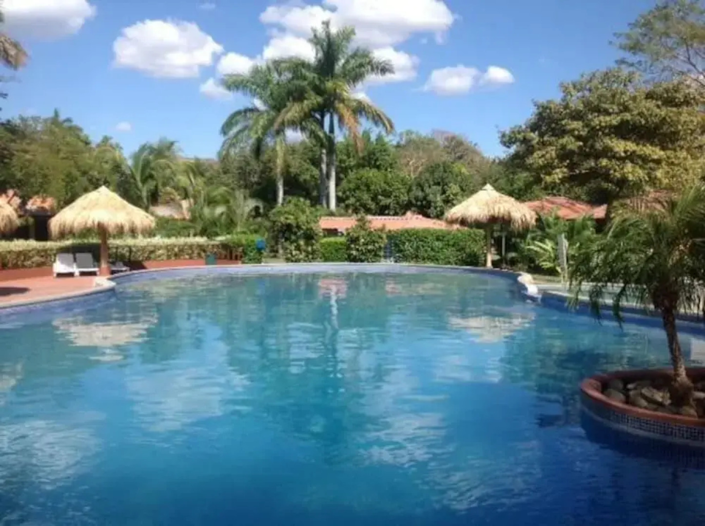 Charming 2 Bdrm Tuscany-style Villa