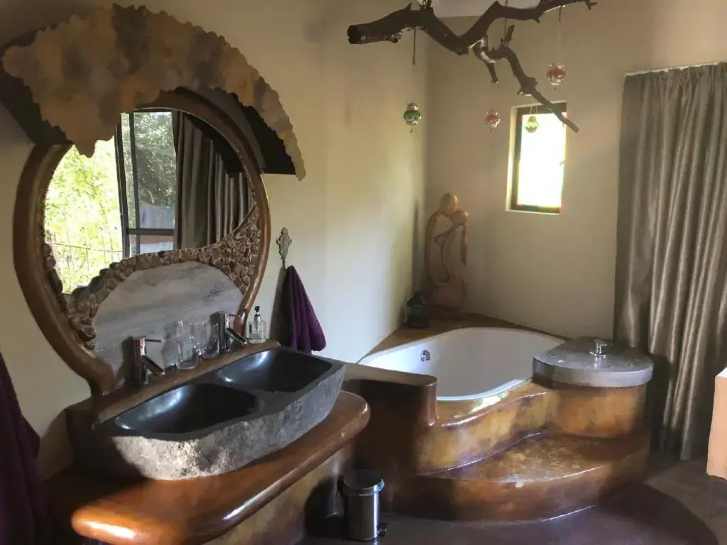 Leopards Rock Bush Boutique