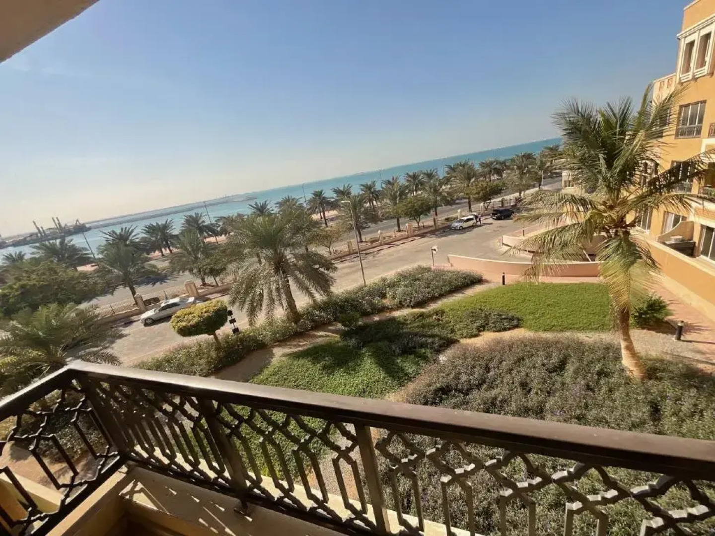 Lovely 1 bedroom holiday home on the beach