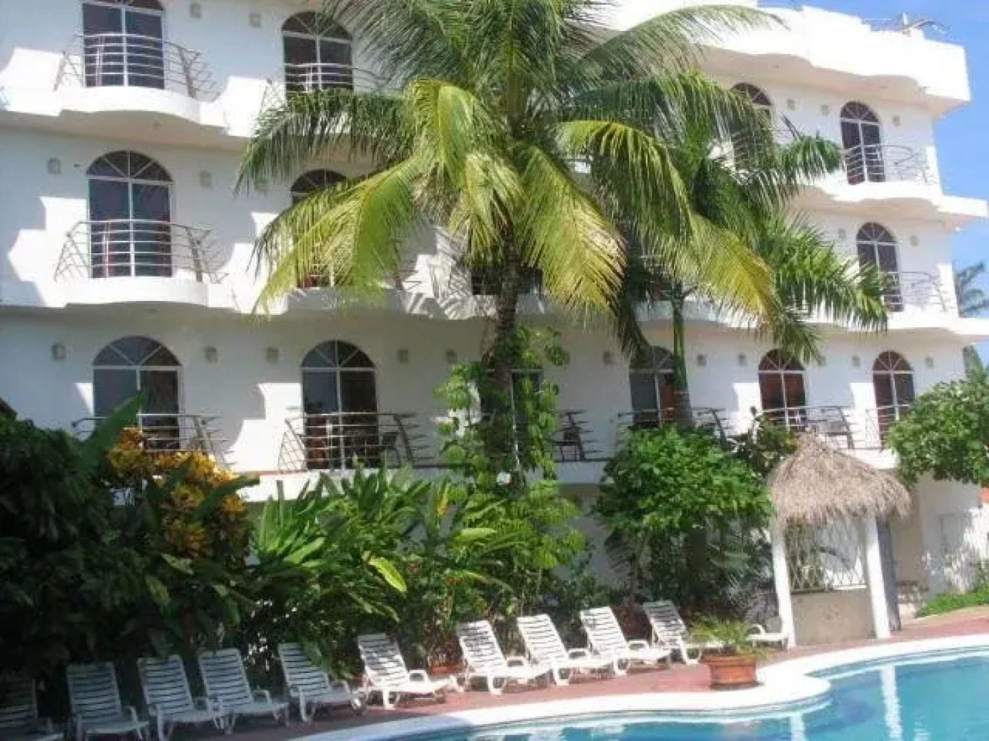 Hotel y Suites Bugambilias
