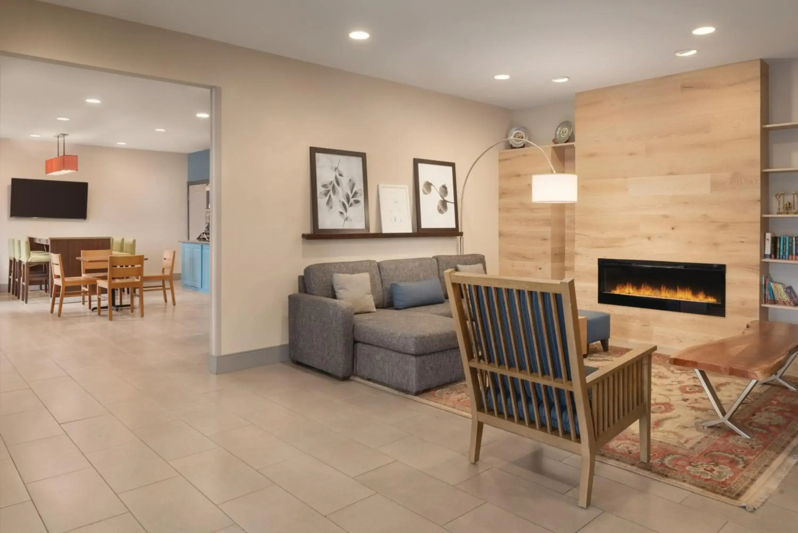 Country Inn & Suites by Radisson, Valparaiso, IN