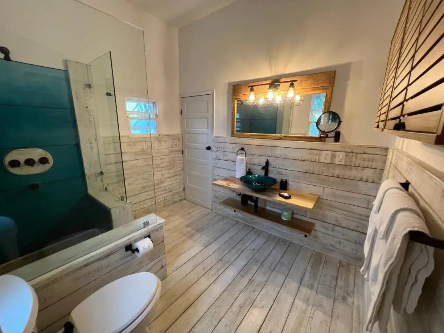 Kokomo Beach Suites